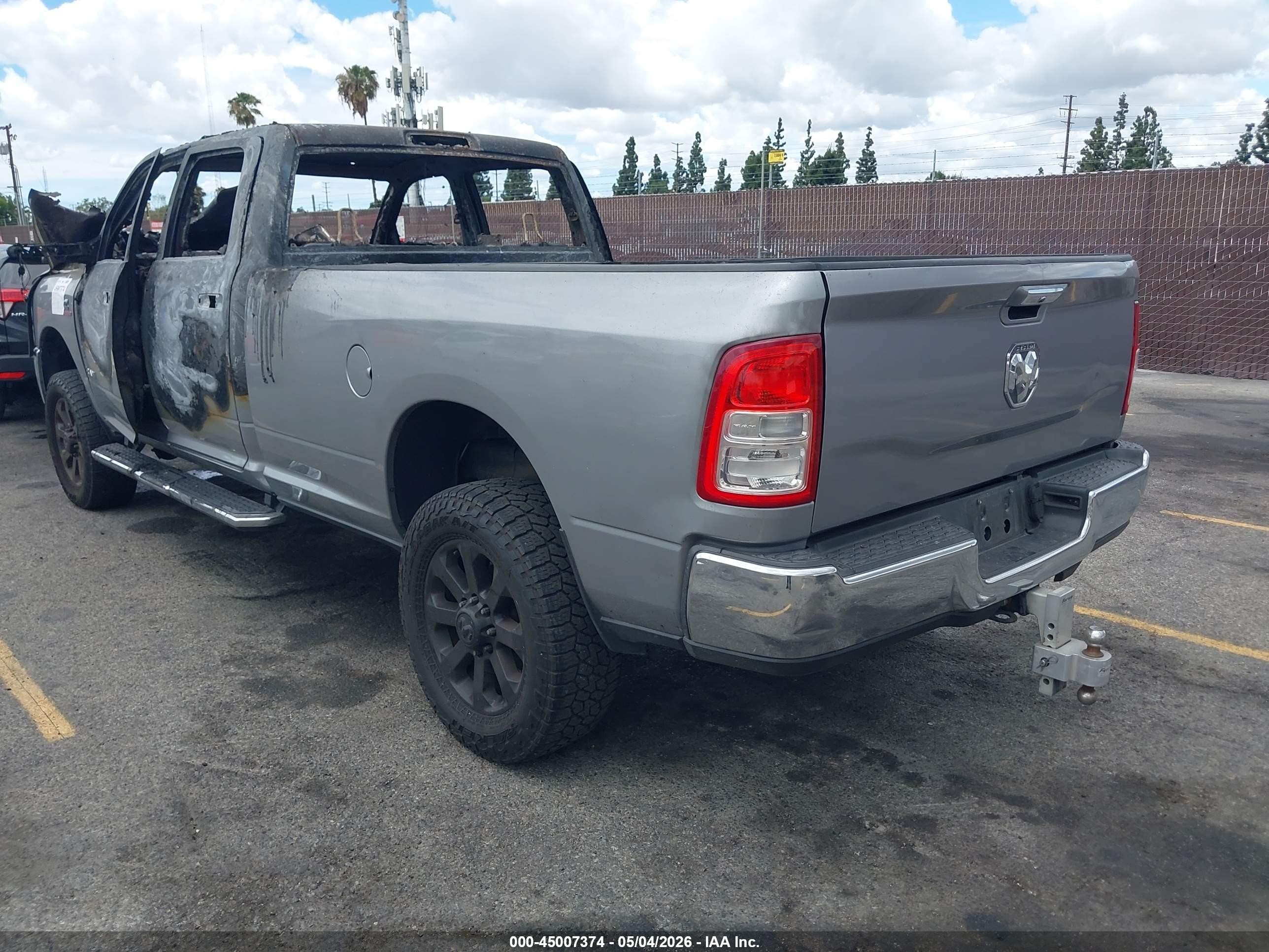 2019 Ram 2500   Серебряный vin: 3C6UR5JL3KG626290