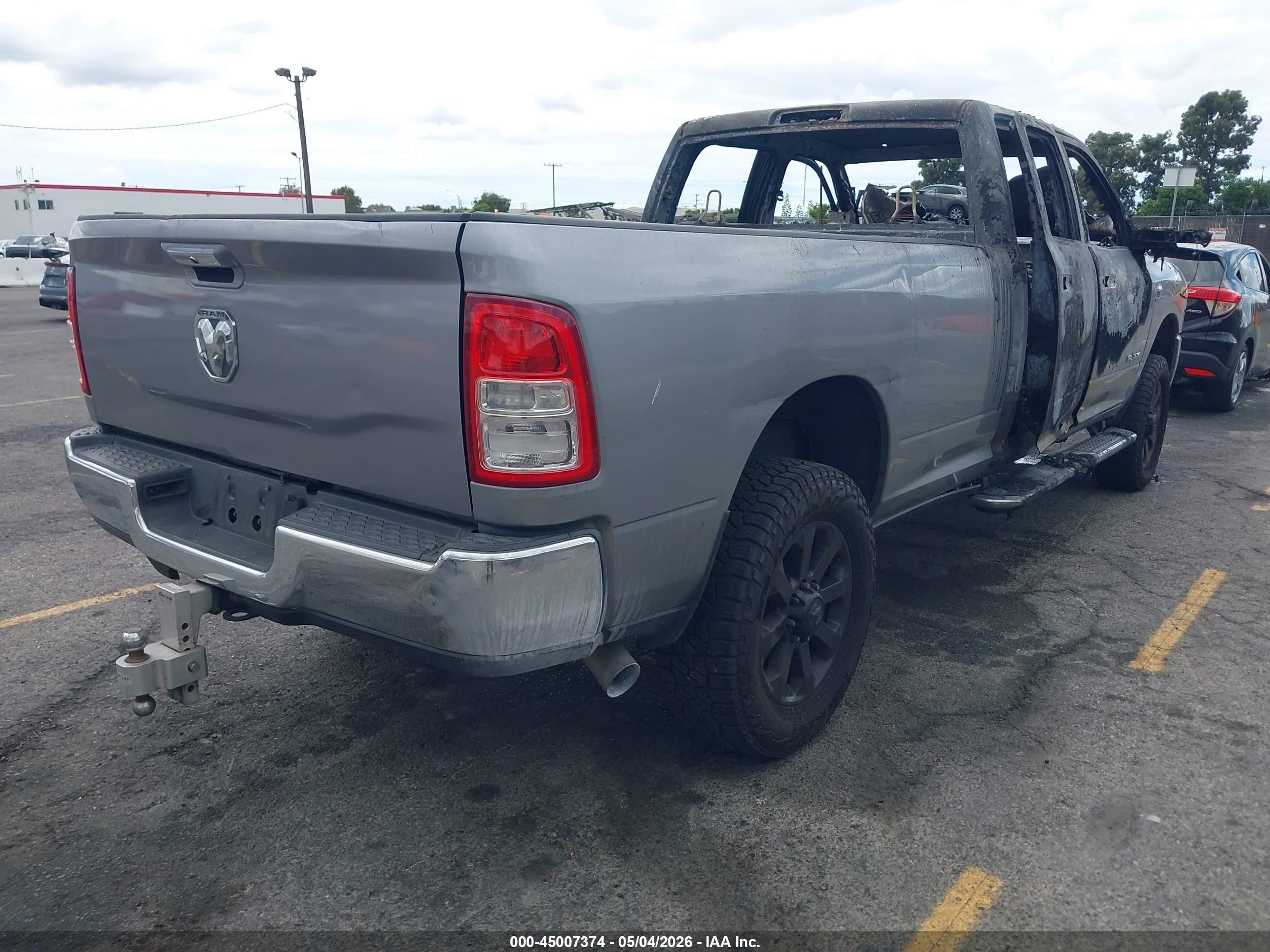 2019 Ram 2500   Серебряный vin: 3C6UR5JL3KG626290