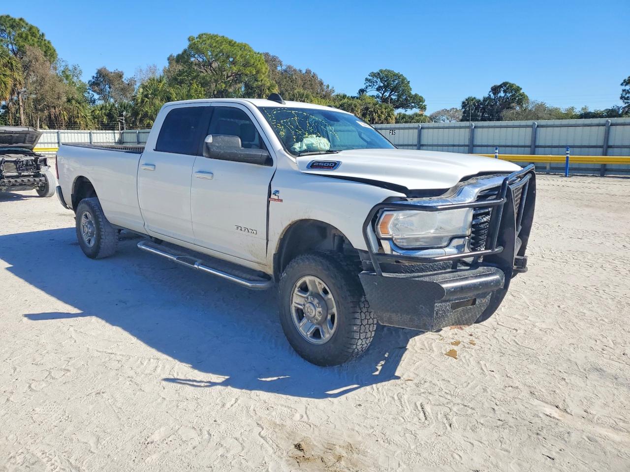 2021 Ram 2500 Big Horn White vin: 3C6UR5JL6MG674529