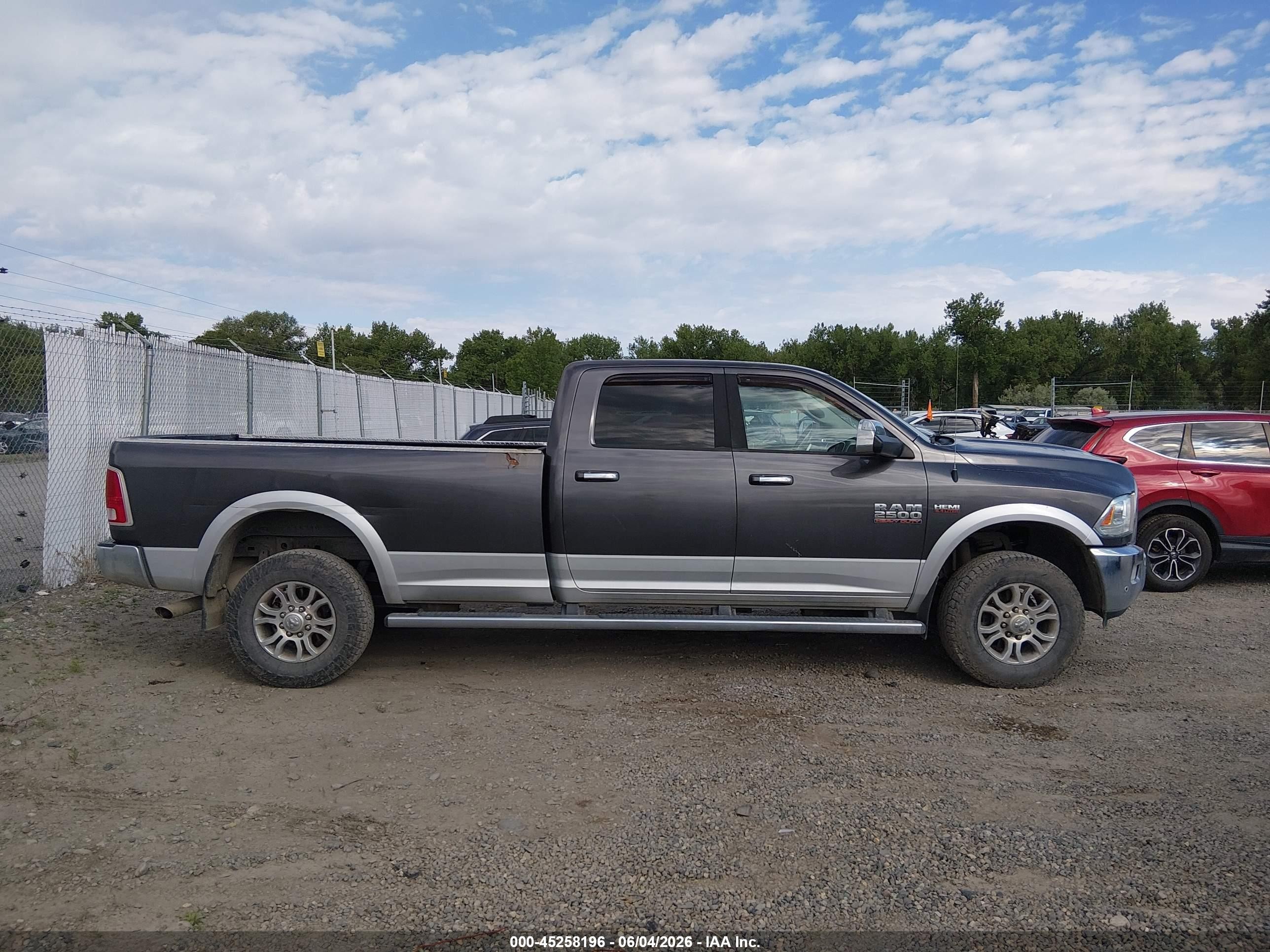 2015 Ram 2500 Laramie Gray vin: 3C6UR5KJ8FG515821