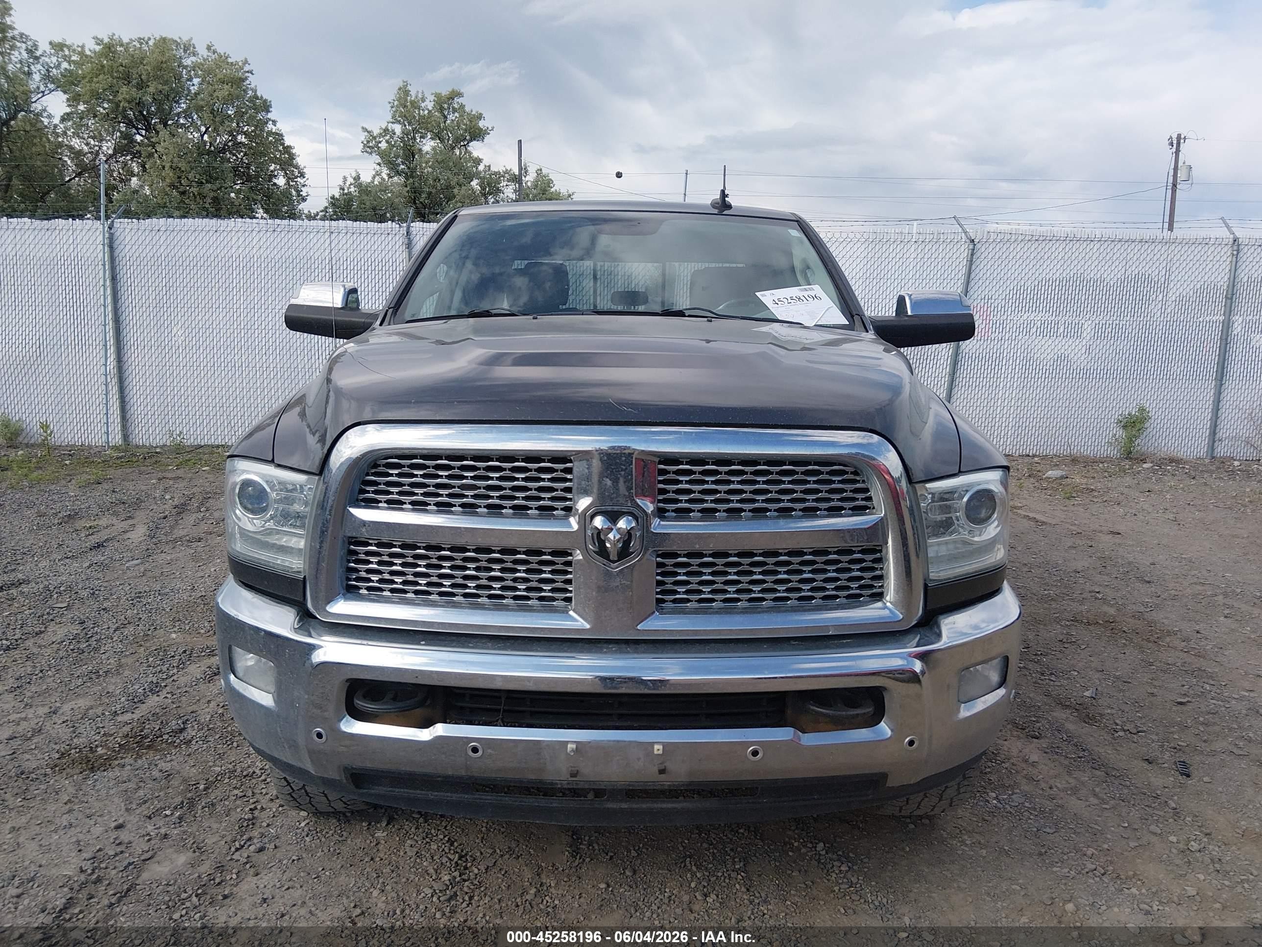 2015 Ram 2500 Laramie Gray vin: 3C6UR5KJ8FG515821