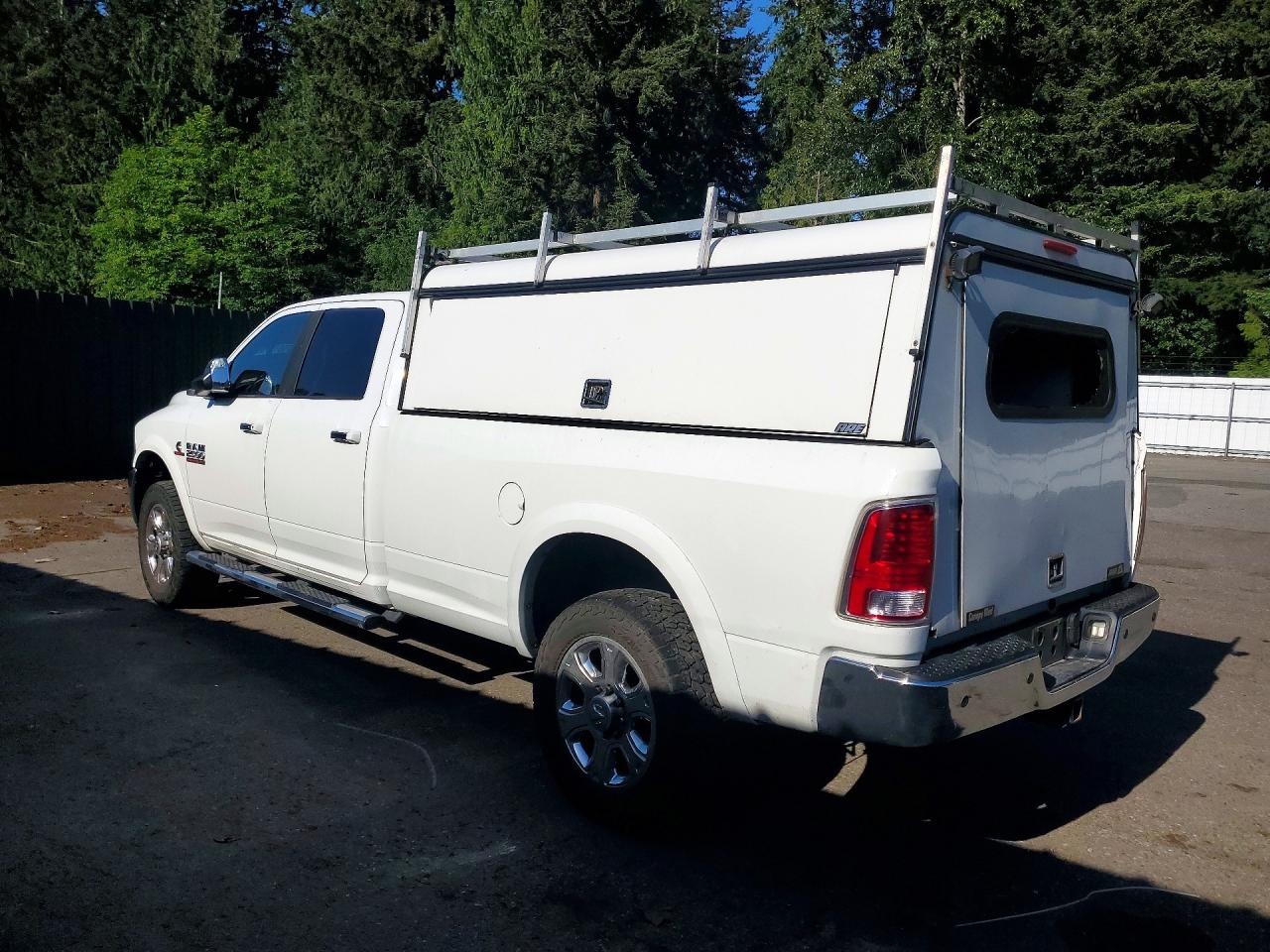 2014 Ram 2500 Laramie White vin: 3C6UR5KL1EG299763