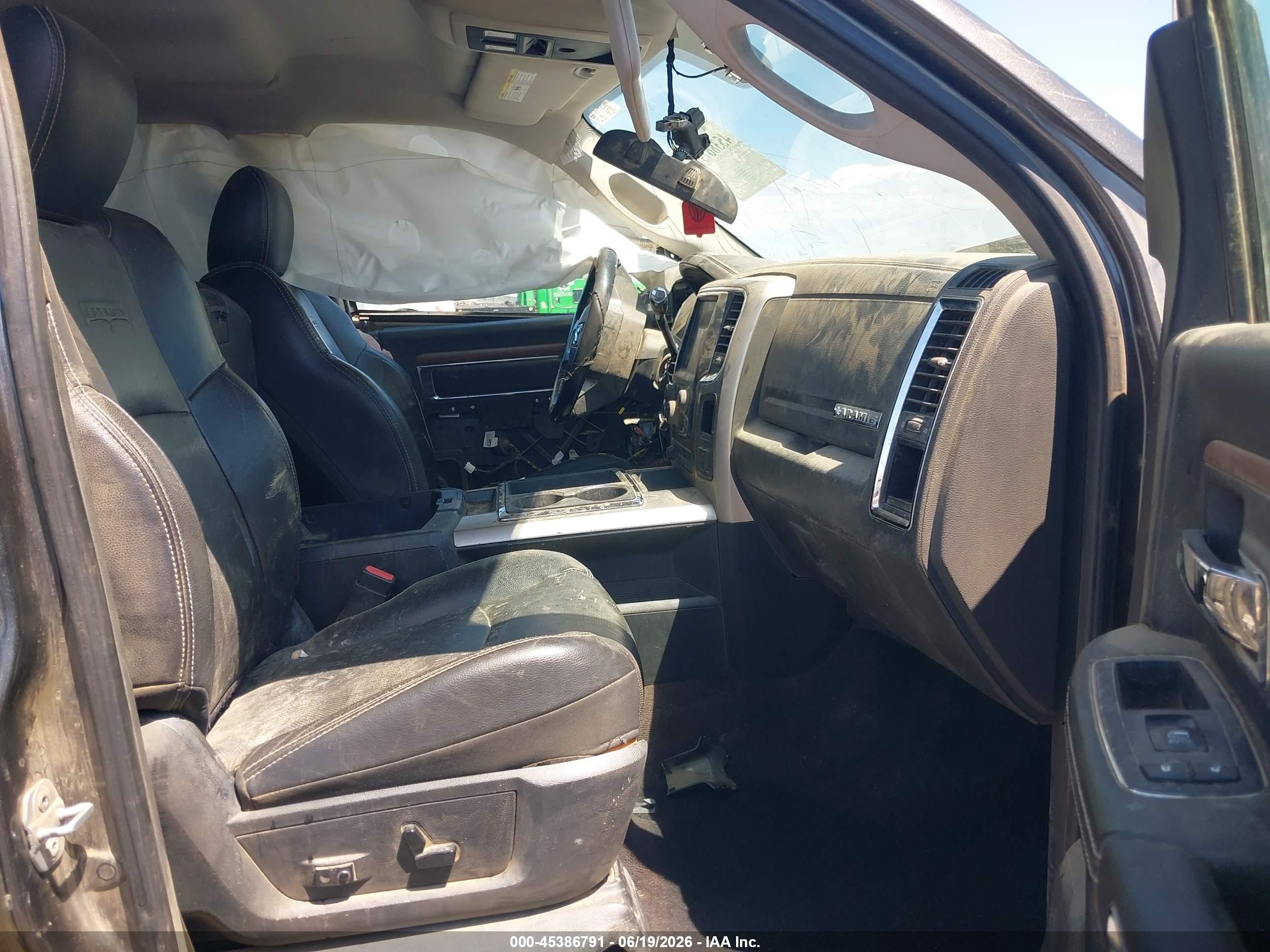2015 Ram 2500 Laramie Gray vin: 3C6UR5KL9FG505316