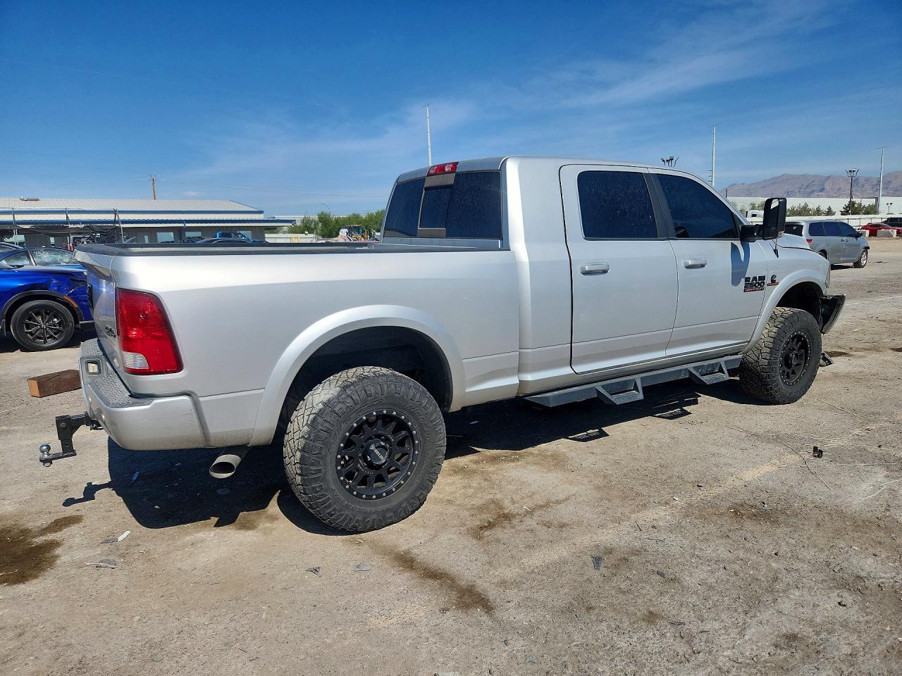 2018 Ram 2500 Slt Silver vin: 3C6UR5ML4JG307409