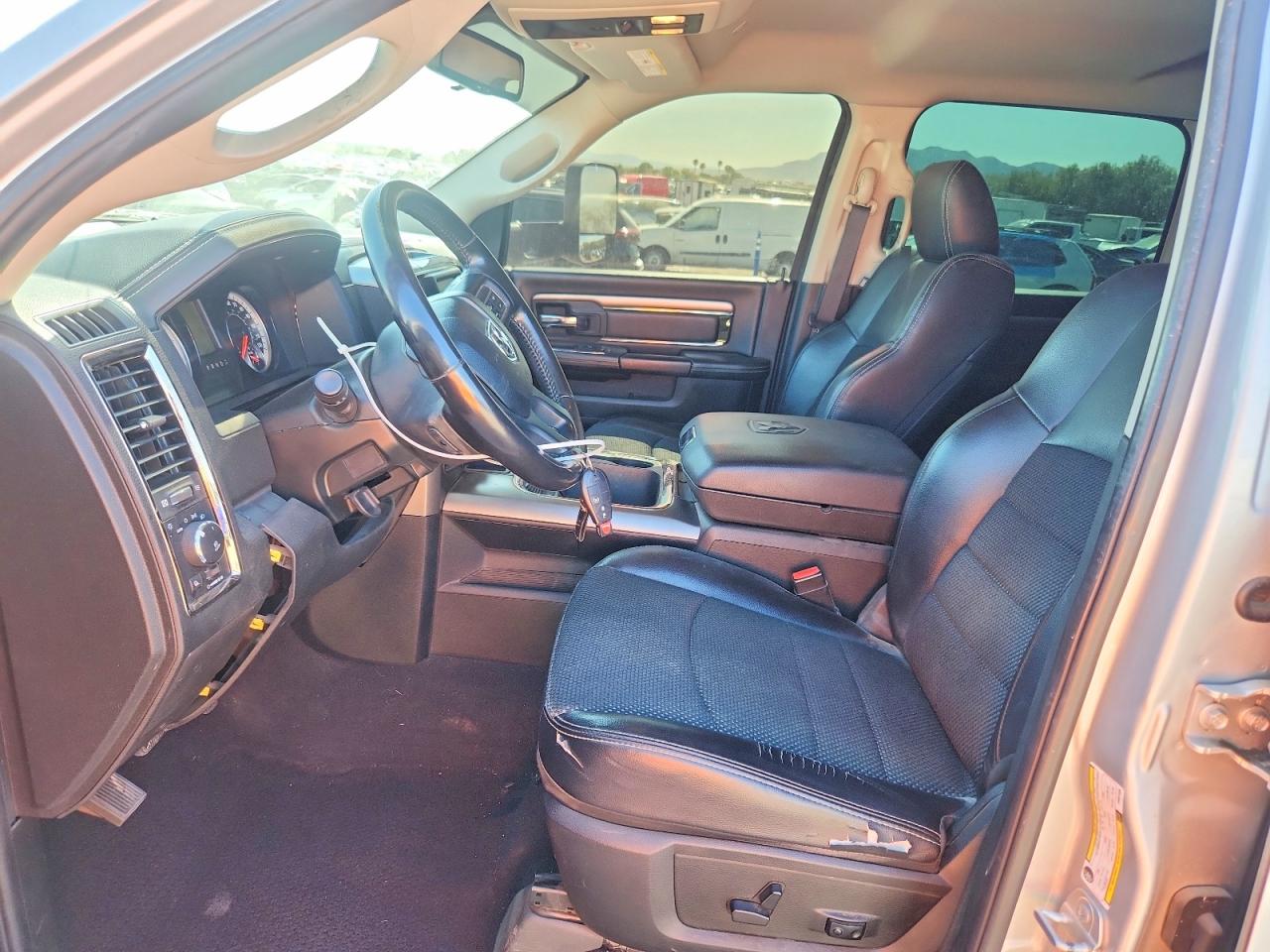 2018 Ram 2500 Slt Silver vin: 3C6UR5ML4JG307409