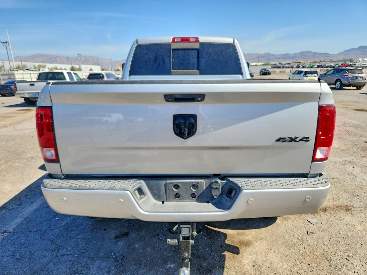 2018 Ram 2500 Slt Silver vin: 3C6UR5ML4JG307409