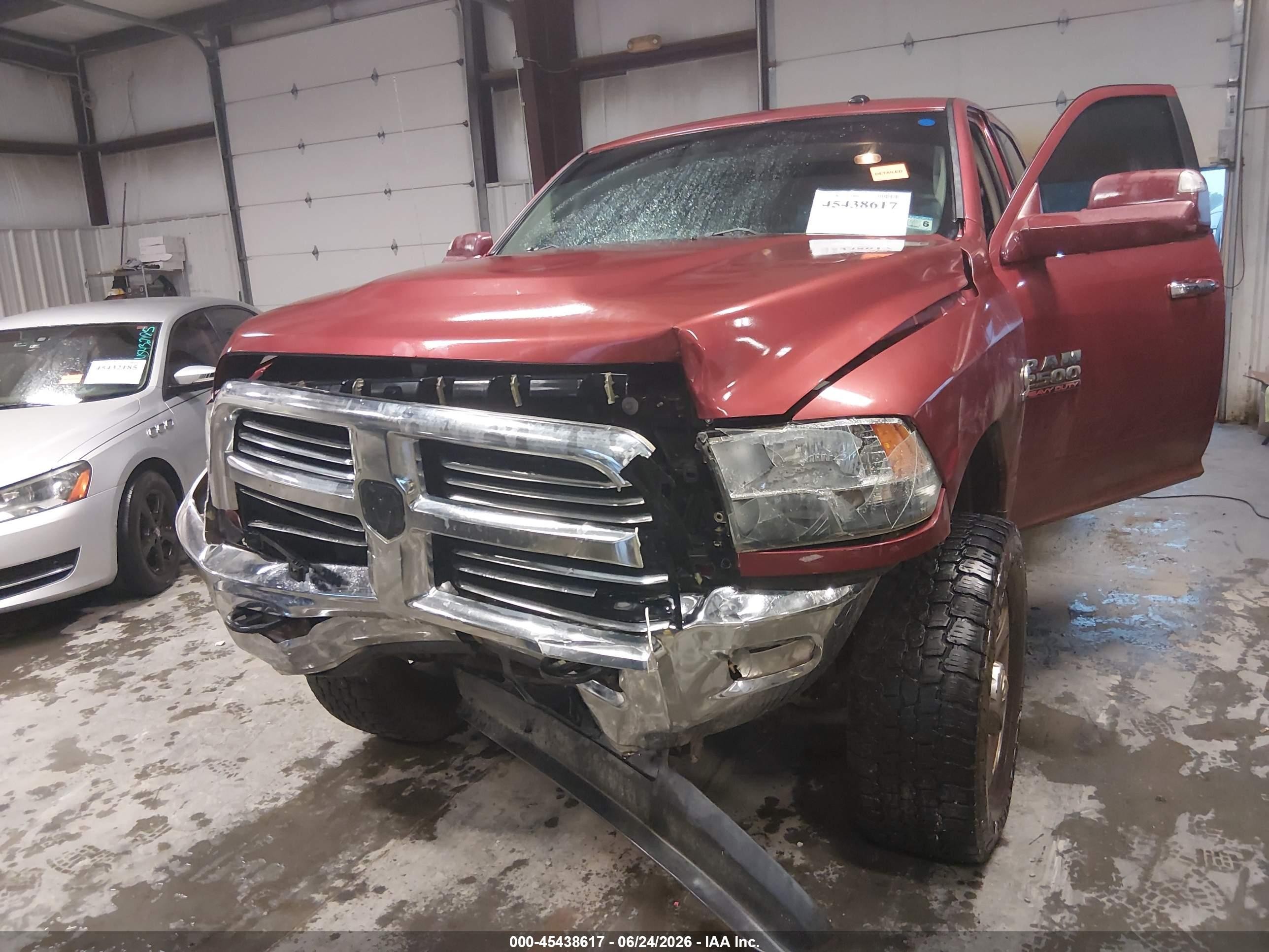 2015 Ram 2500 Lone Star Red vin: 3C6UR5ML8FG570929