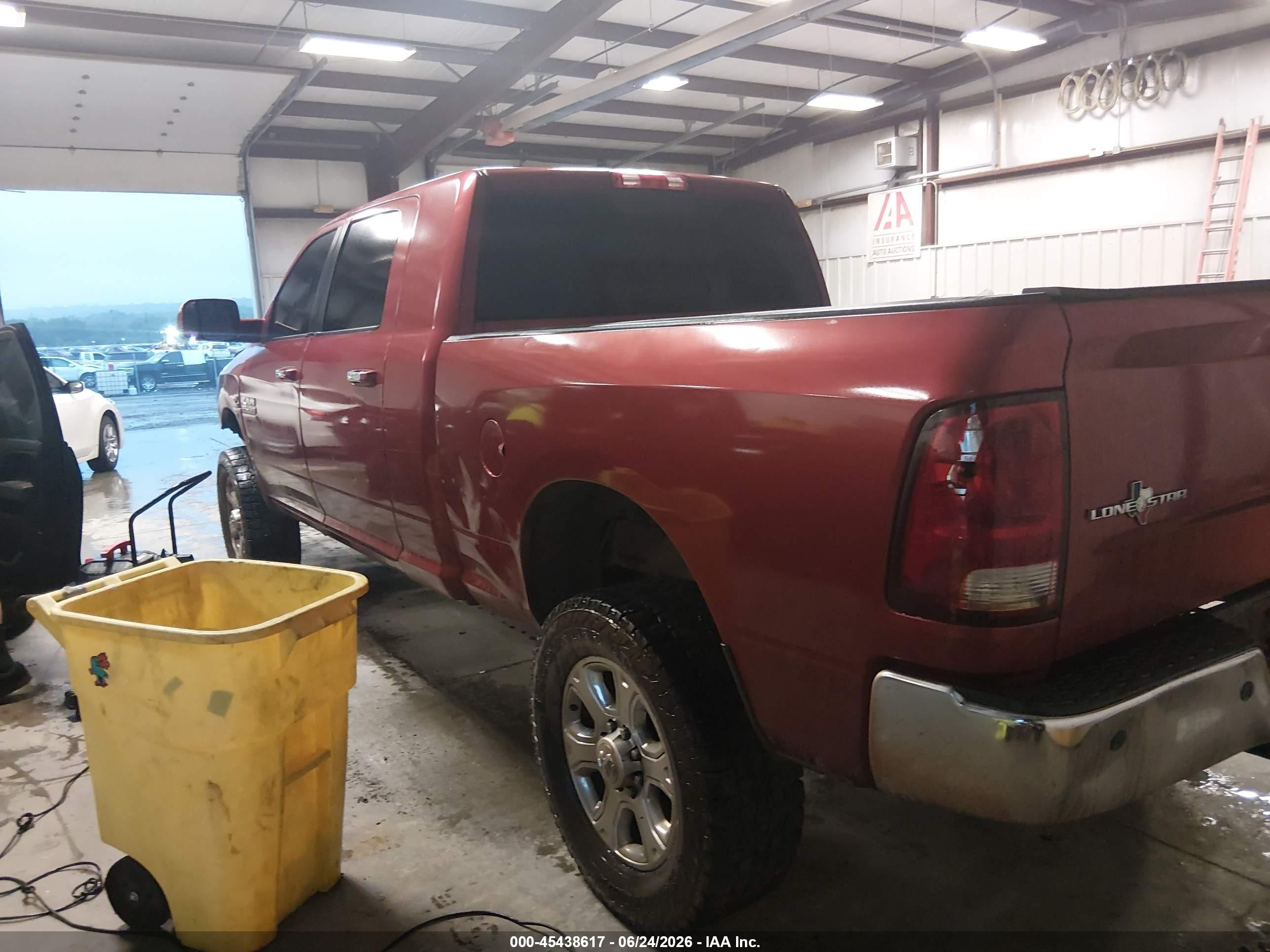 2015 Ram 2500 Lone Star Red vin: 3C6UR5ML8FG570929