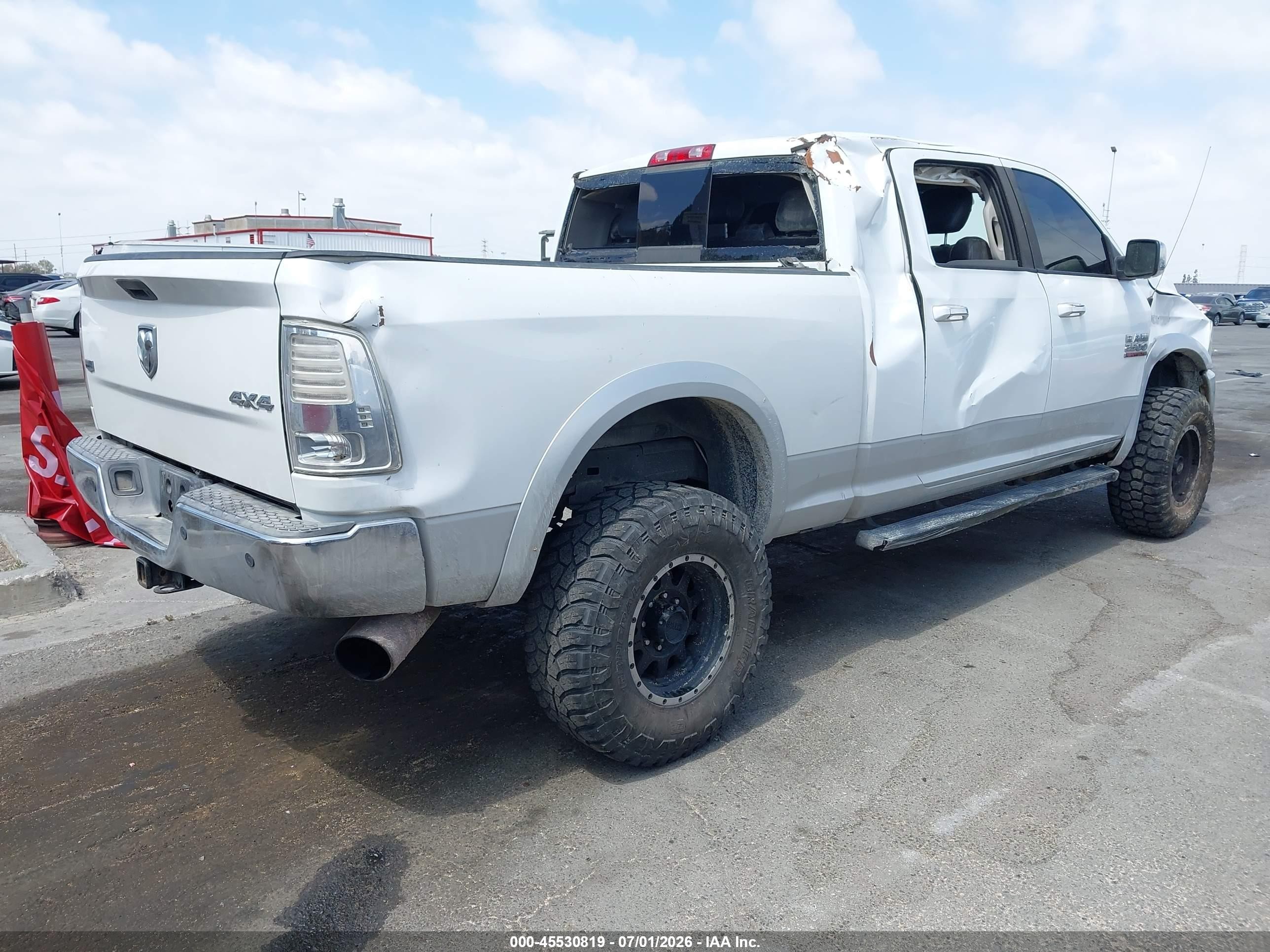 2014 Ram 2500 Laramie White vin: 3C6UR5NJ7EG141728