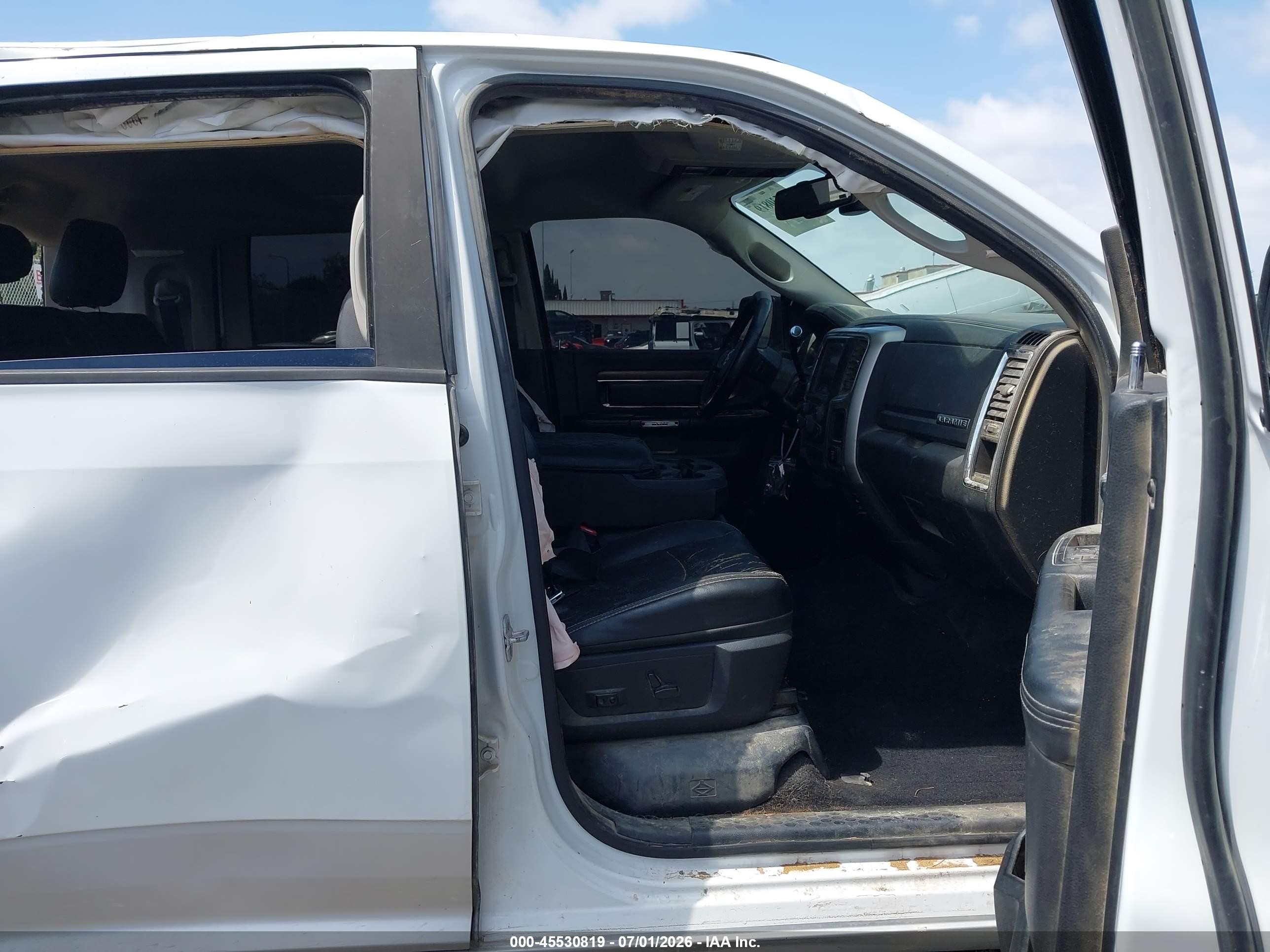 2014 Ram 2500 Laramie White vin: 3C6UR5NJ7EG141728