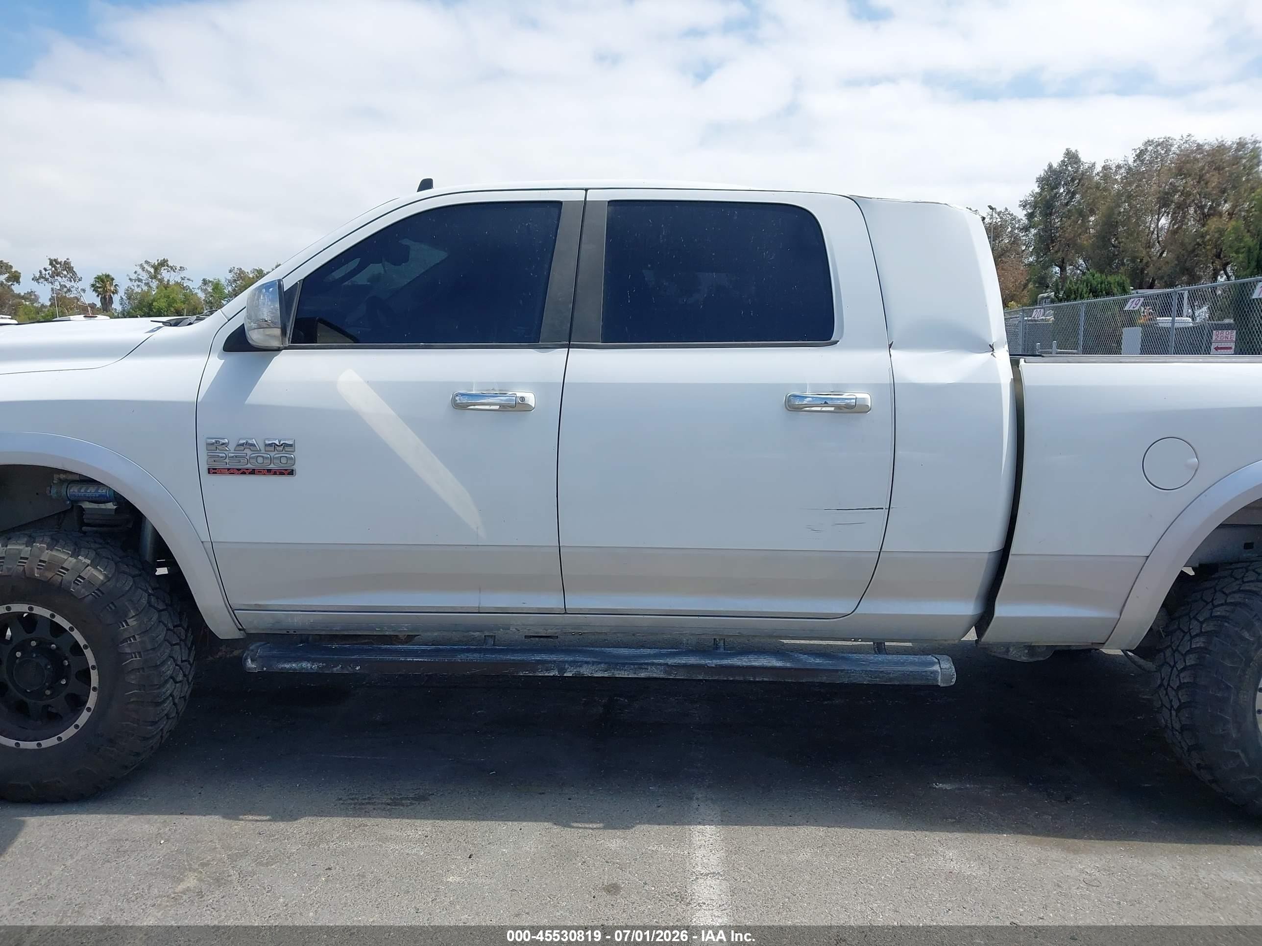 2014 Ram 2500 Laramie White vin: 3C6UR5NJ7EG141728