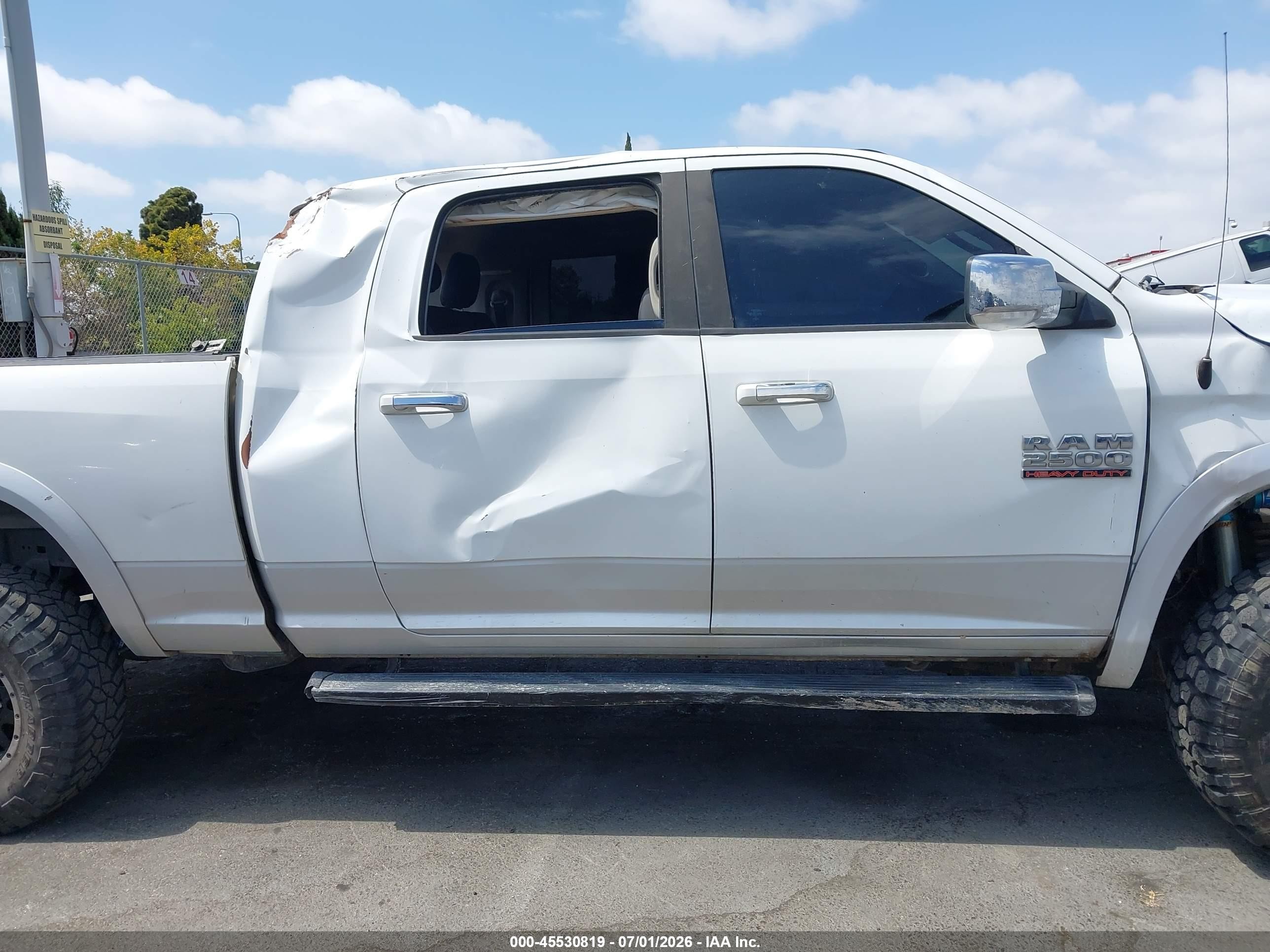 2014 Ram 2500 Laramie White vin: 3C6UR5NJ7EG141728