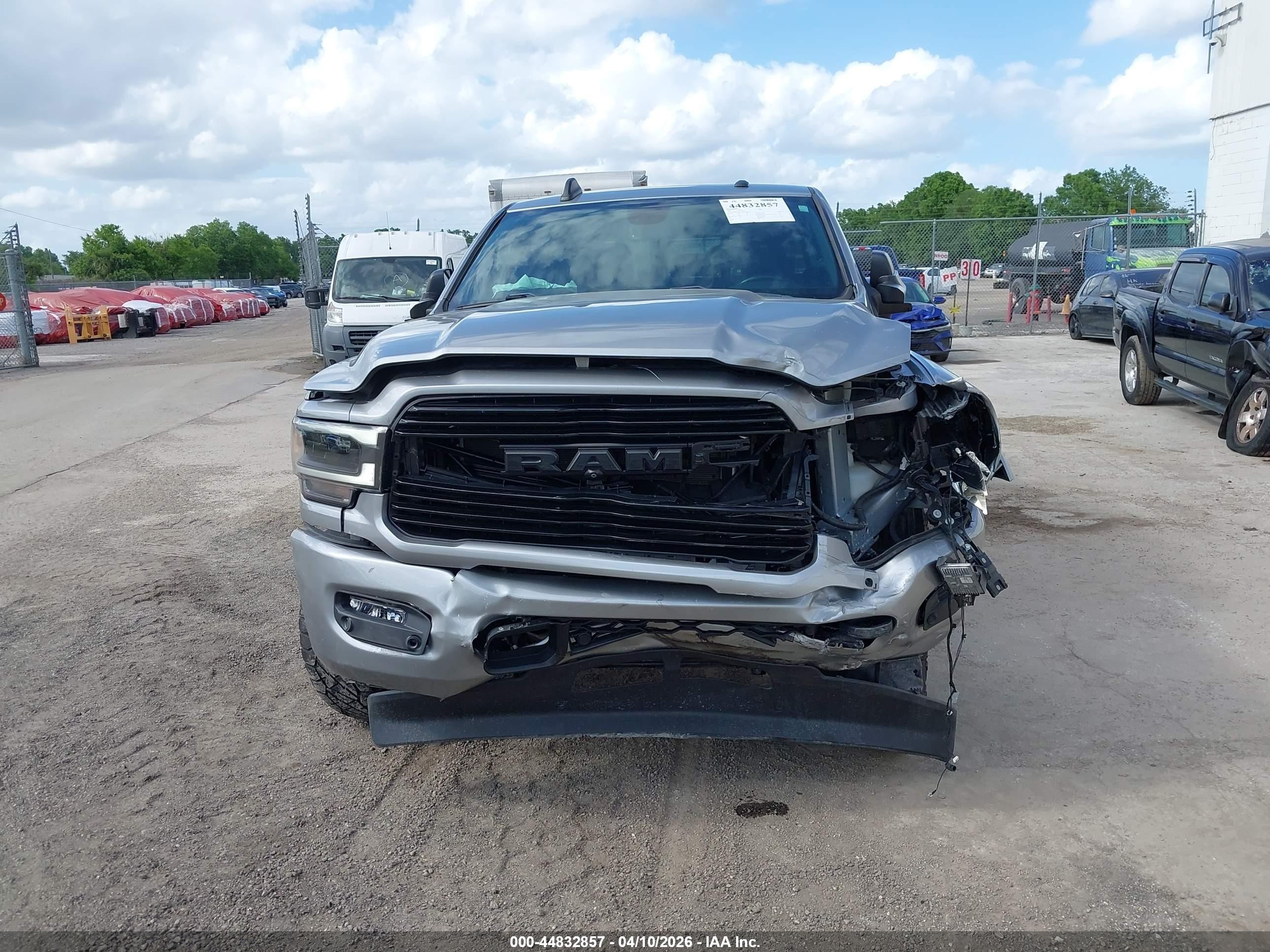 2022 Ram 2500 Laramie  4x4 6'4 Box Silver vin: 3C6UR5NL0NG108832