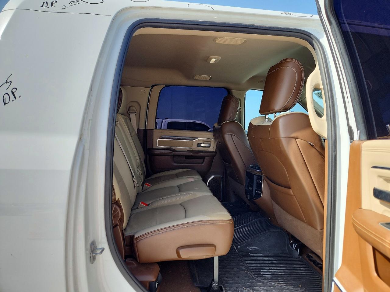 2020 Ram 2500 Laramie Белый vin: 3C6UR5NL3LG217248