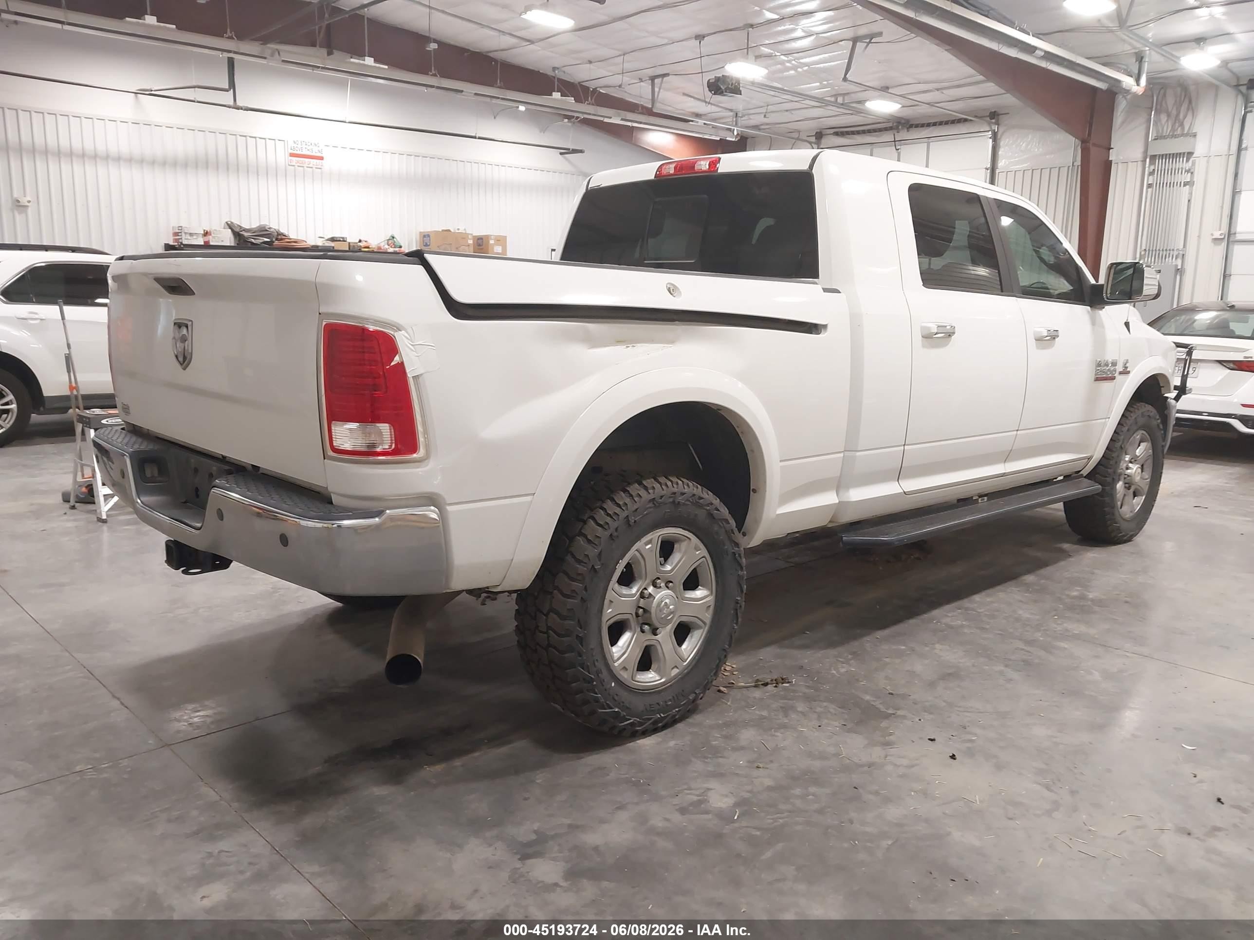 2014 Ram 2500 Laramie Белый vin: 3C6UR5NL9EG320323