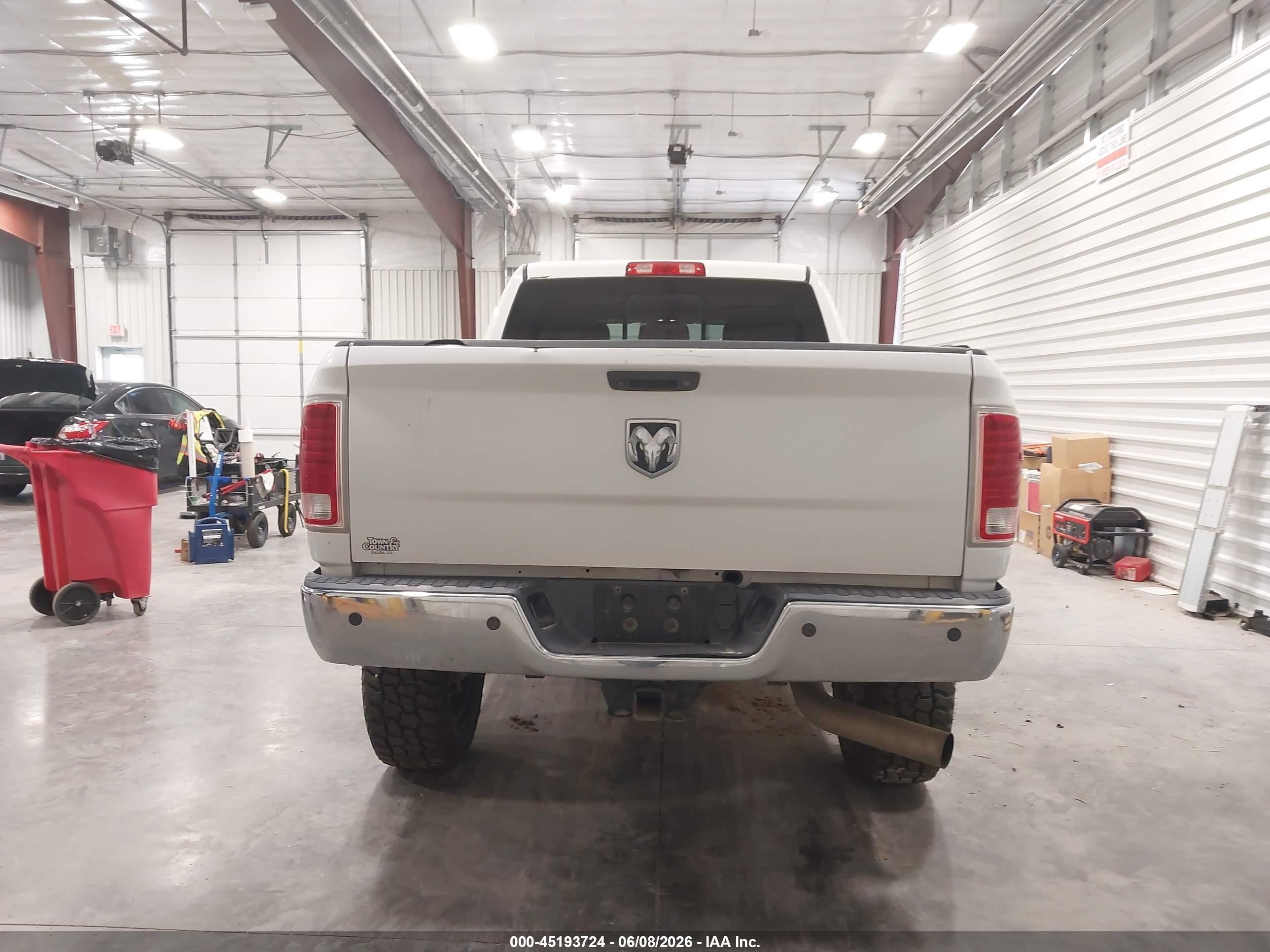 2014 Ram 2500 Laramie Белый vin: 3C6UR5NL9EG320323
