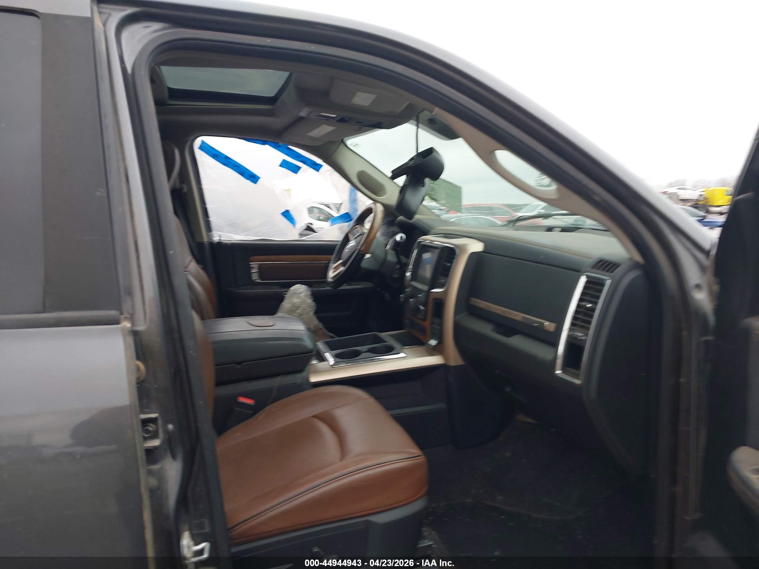 2015 Ram 2500 Longhorn Серый vin: 3C6UR5PLXFG695409