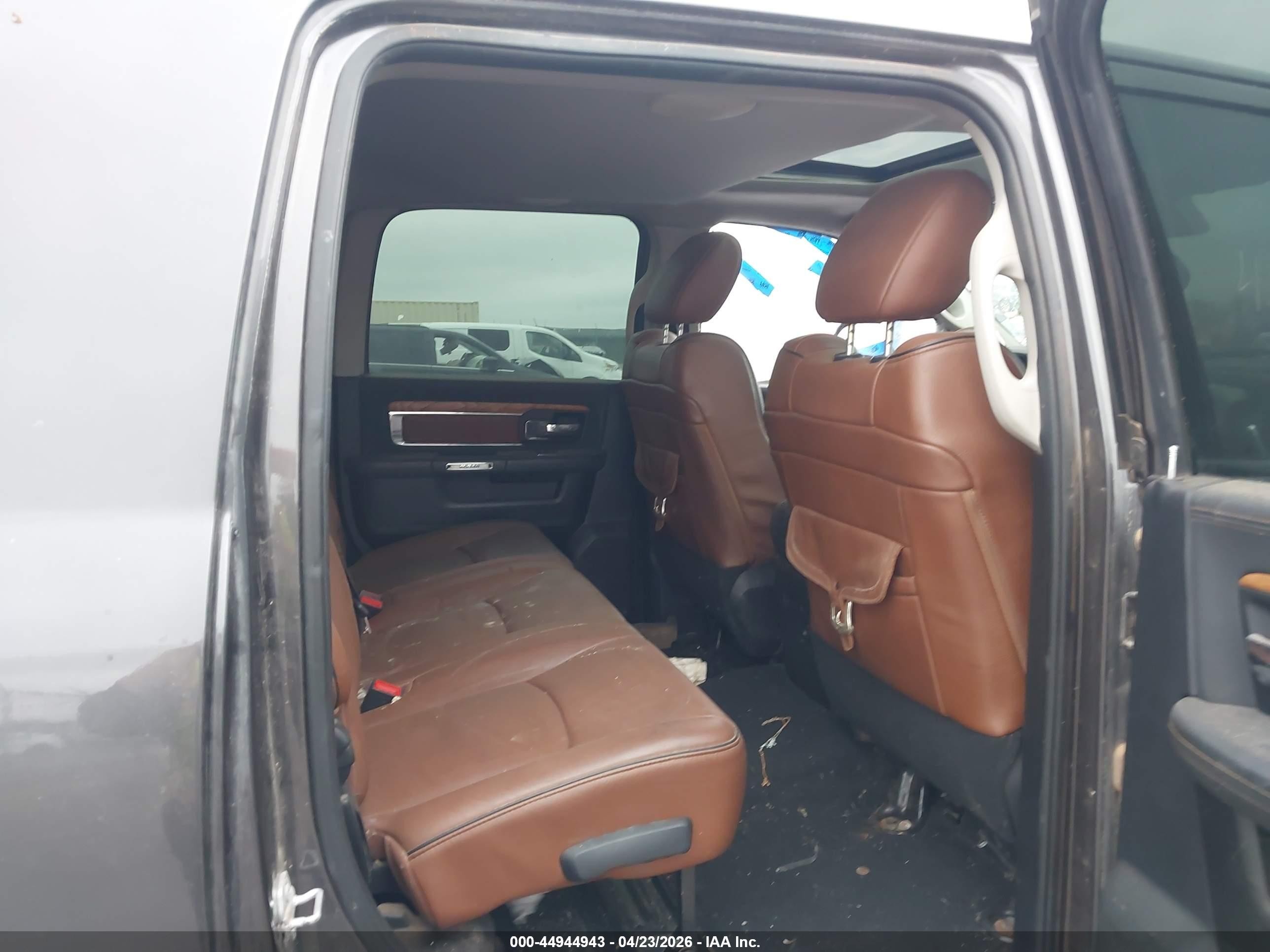 2015 Ram 2500 Longhorn Серый vin: 3C6UR5PLXFG695409