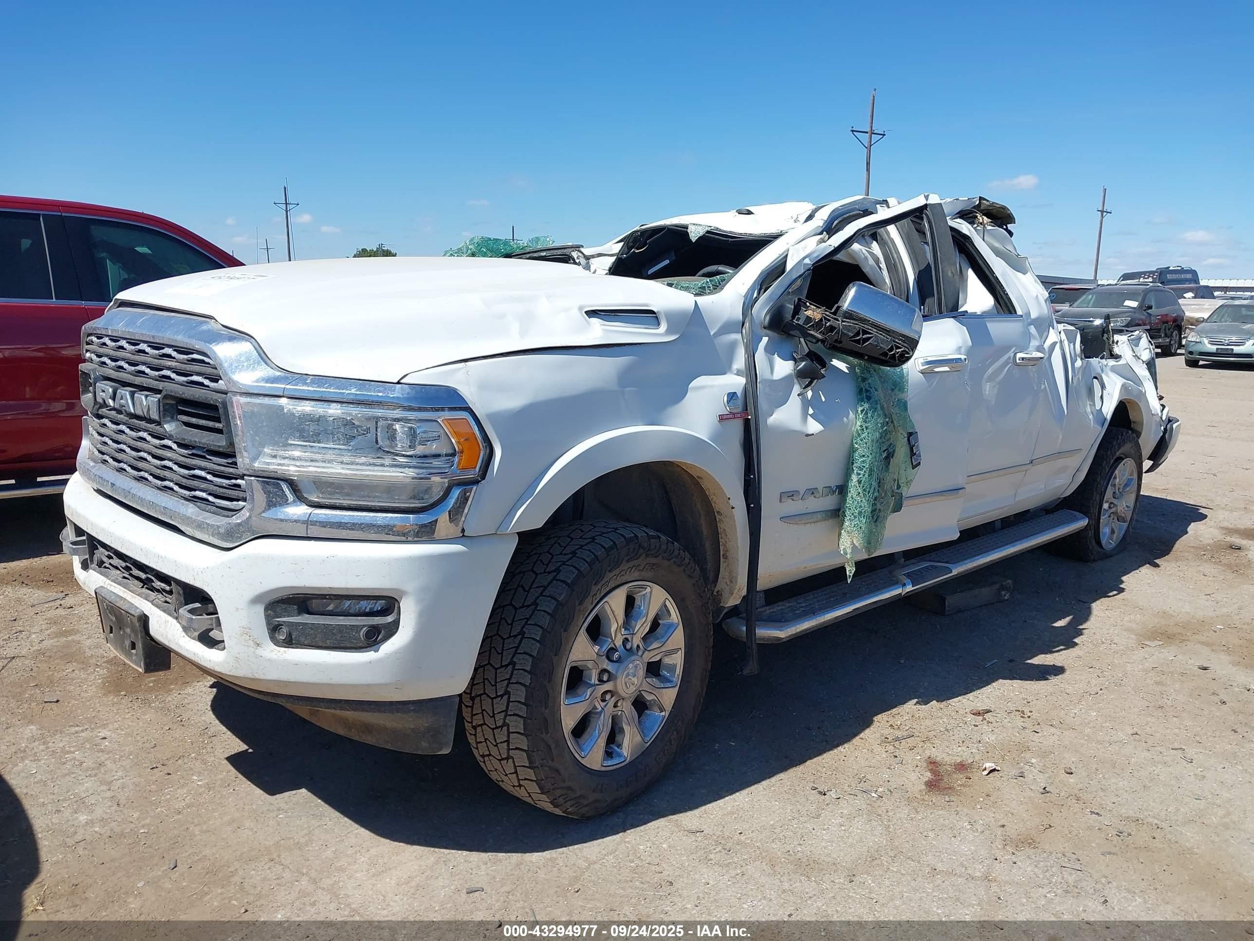 2021 Ram 2500 Limited  4x4 6'4 Box Белый vin: 3C6UR5TL4MG573051