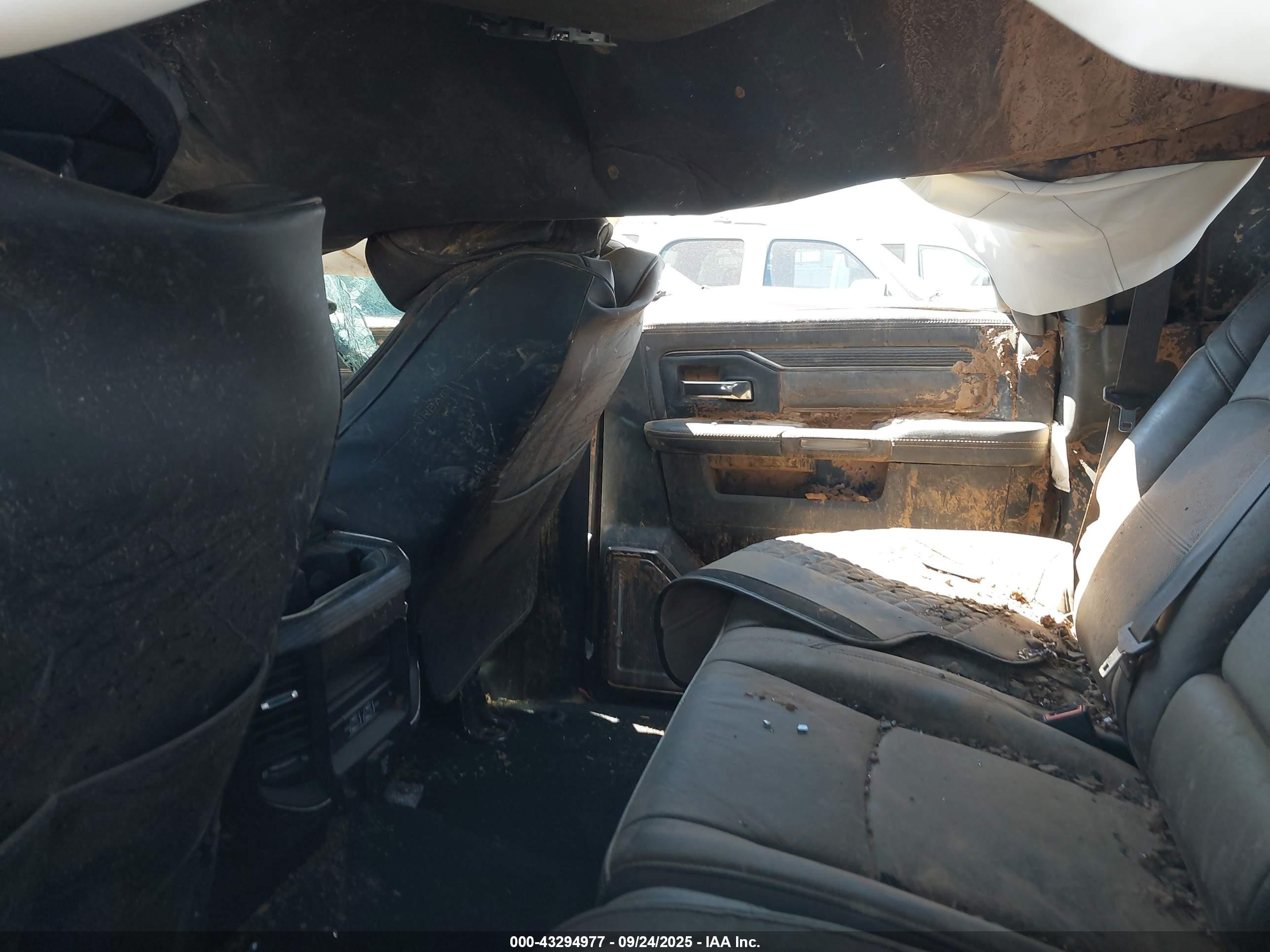 2021 Ram 2500 Limited  4x4 6'4 Box Белый vin: 3C6UR5TL4MG573051