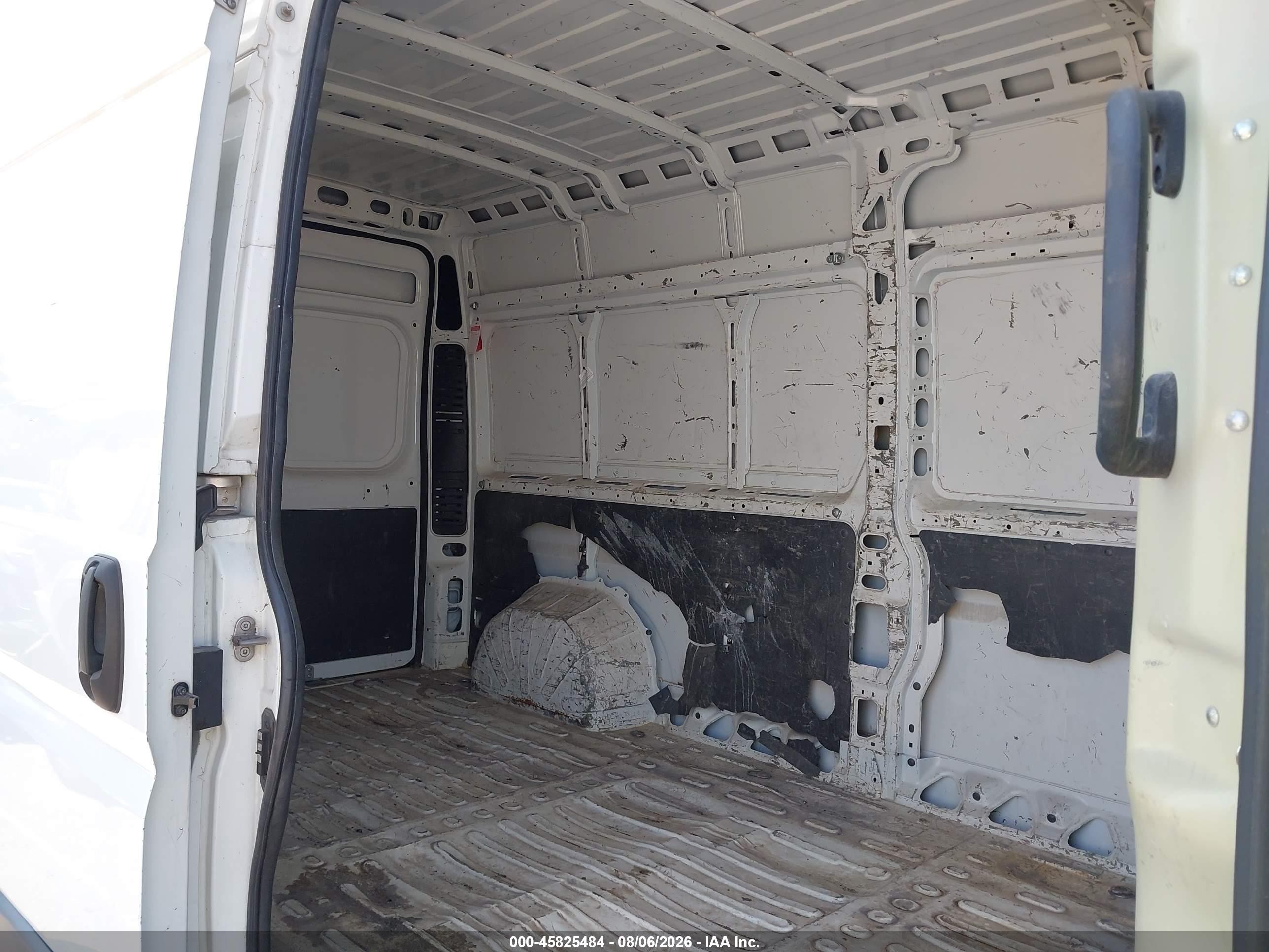 2015 Ram Promaster 3500 High Roof Белый vin: 3C6URVHD9FE510480