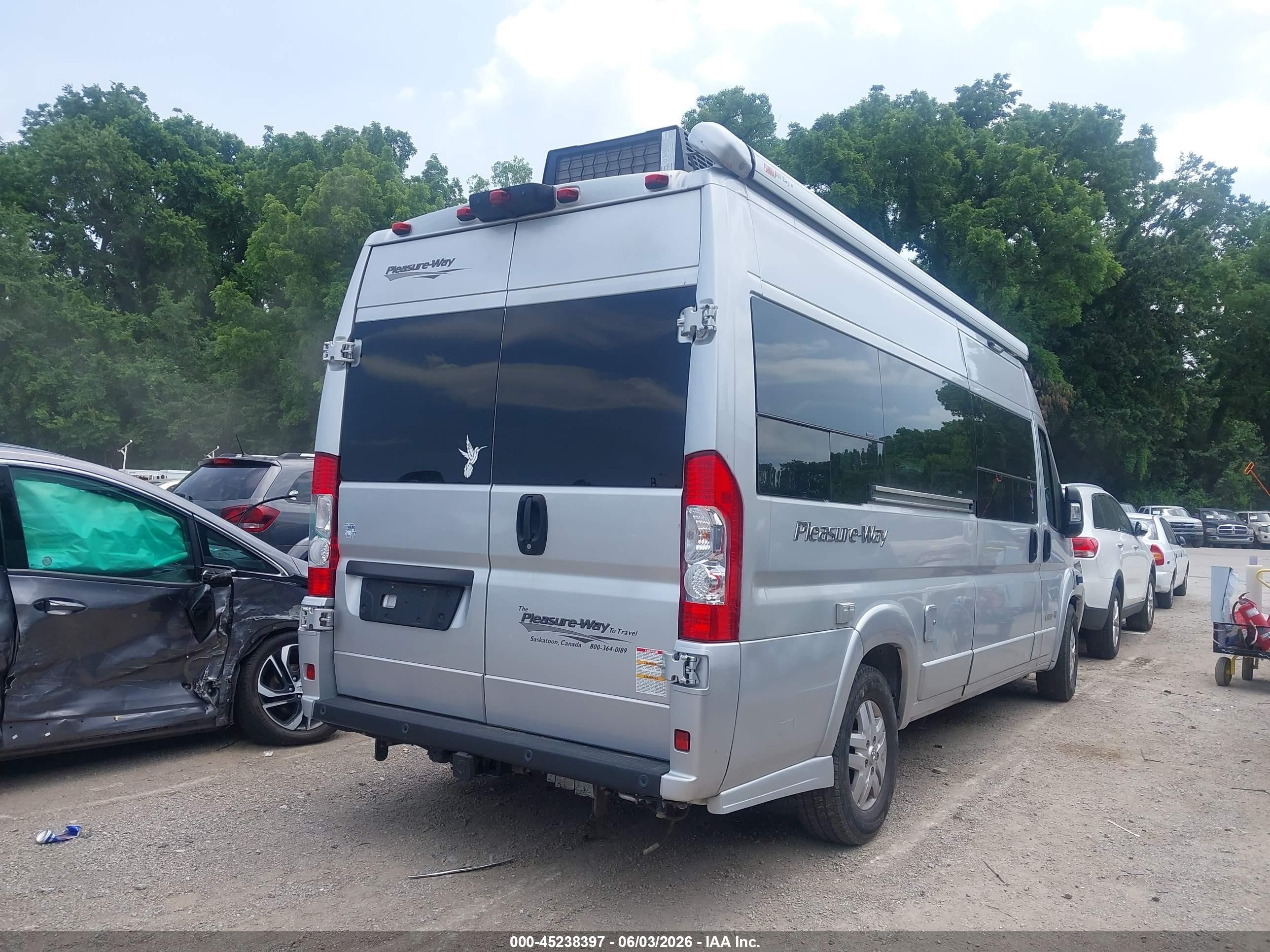 2021 Pleasure Way Lexor   Серебряный vin: 3C6URVJG8LE134032