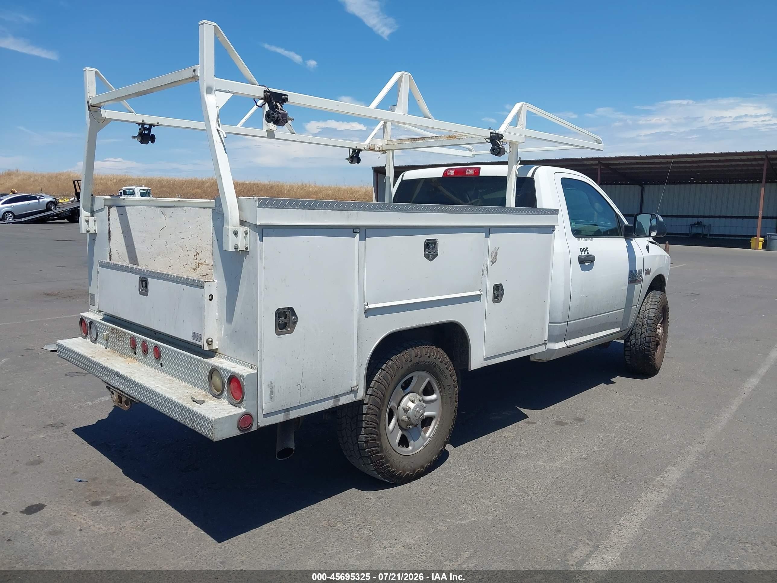 2014 Ram 2500 Tradesman White vin: 3C7WR4AJXEG184738