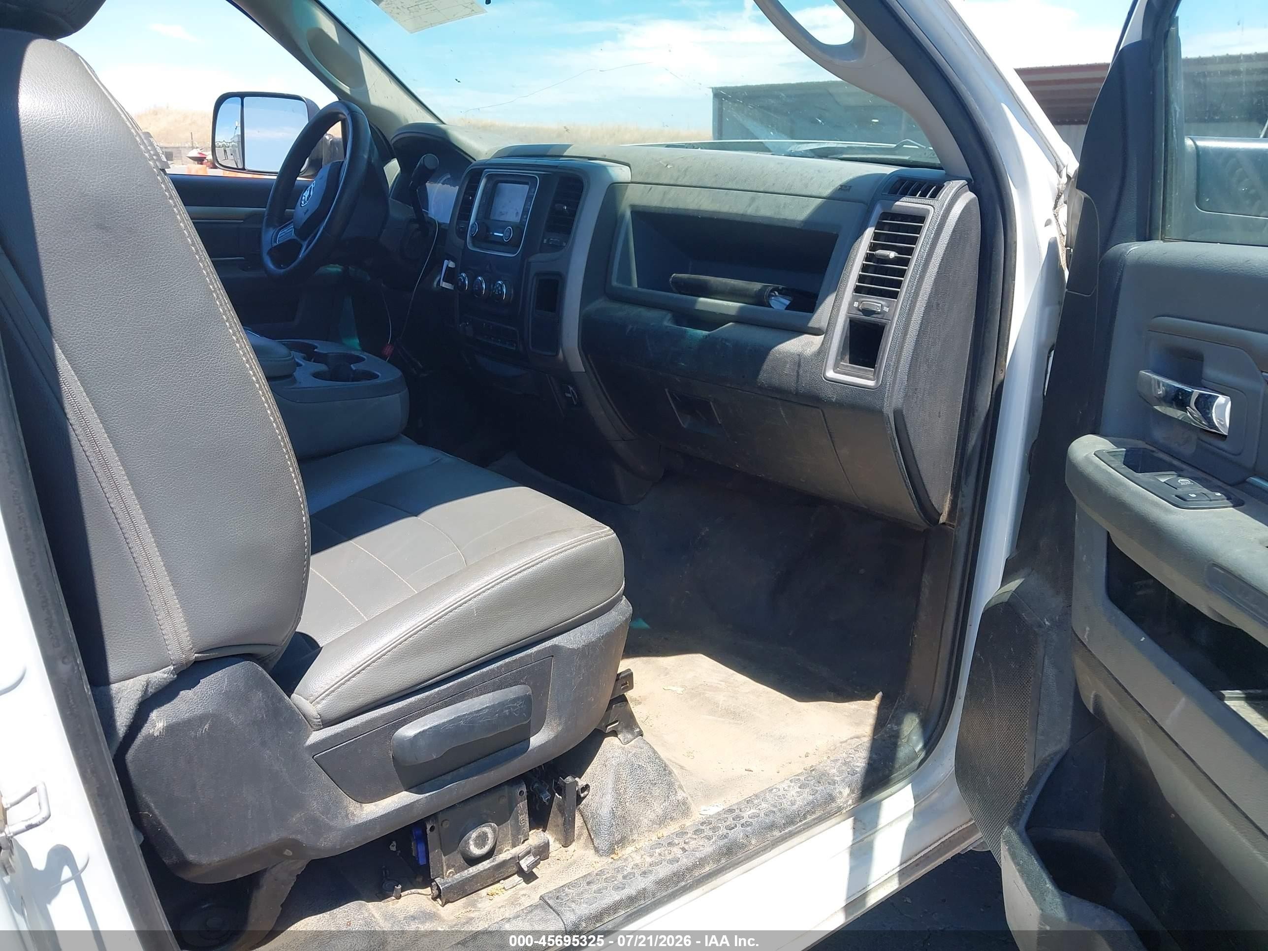 2014 Ram 2500 Tradesman White vin: 3C7WR4AJXEG184738