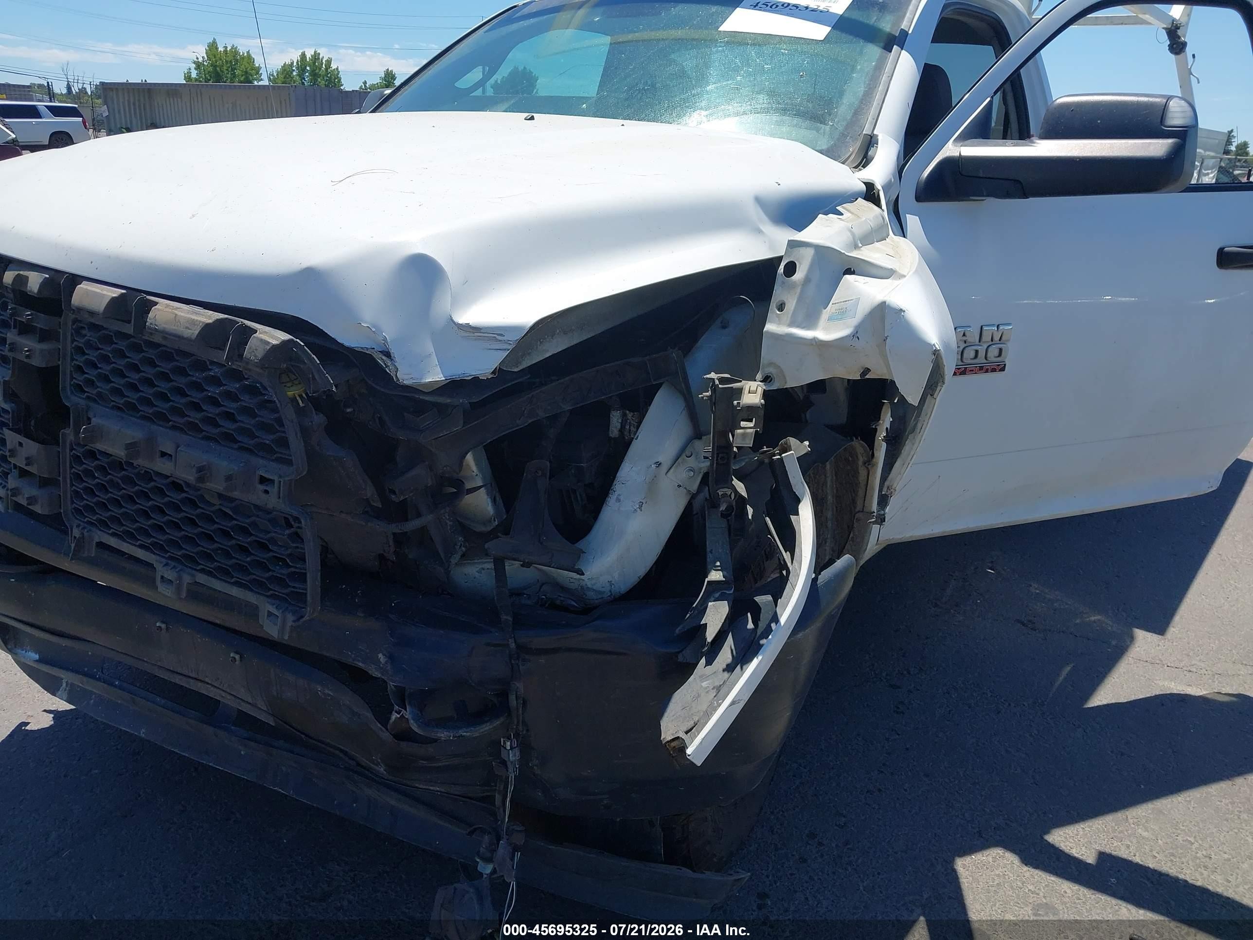 2014 Ram 2500 Tradesman White vin: 3C7WR4AJXEG184738
