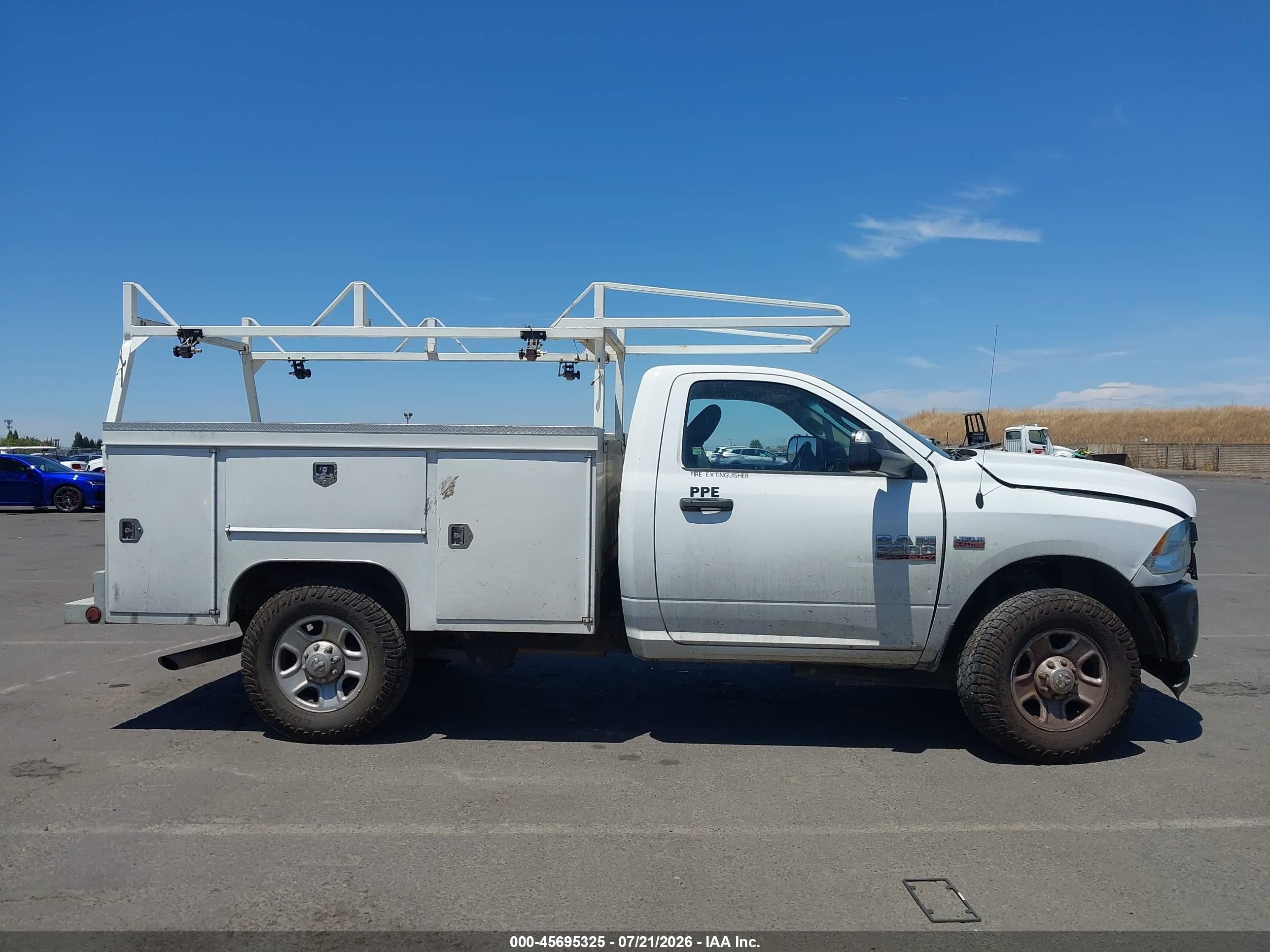 2014 Ram 2500 Tradesman White vin: 3C7WR4AJXEG184738