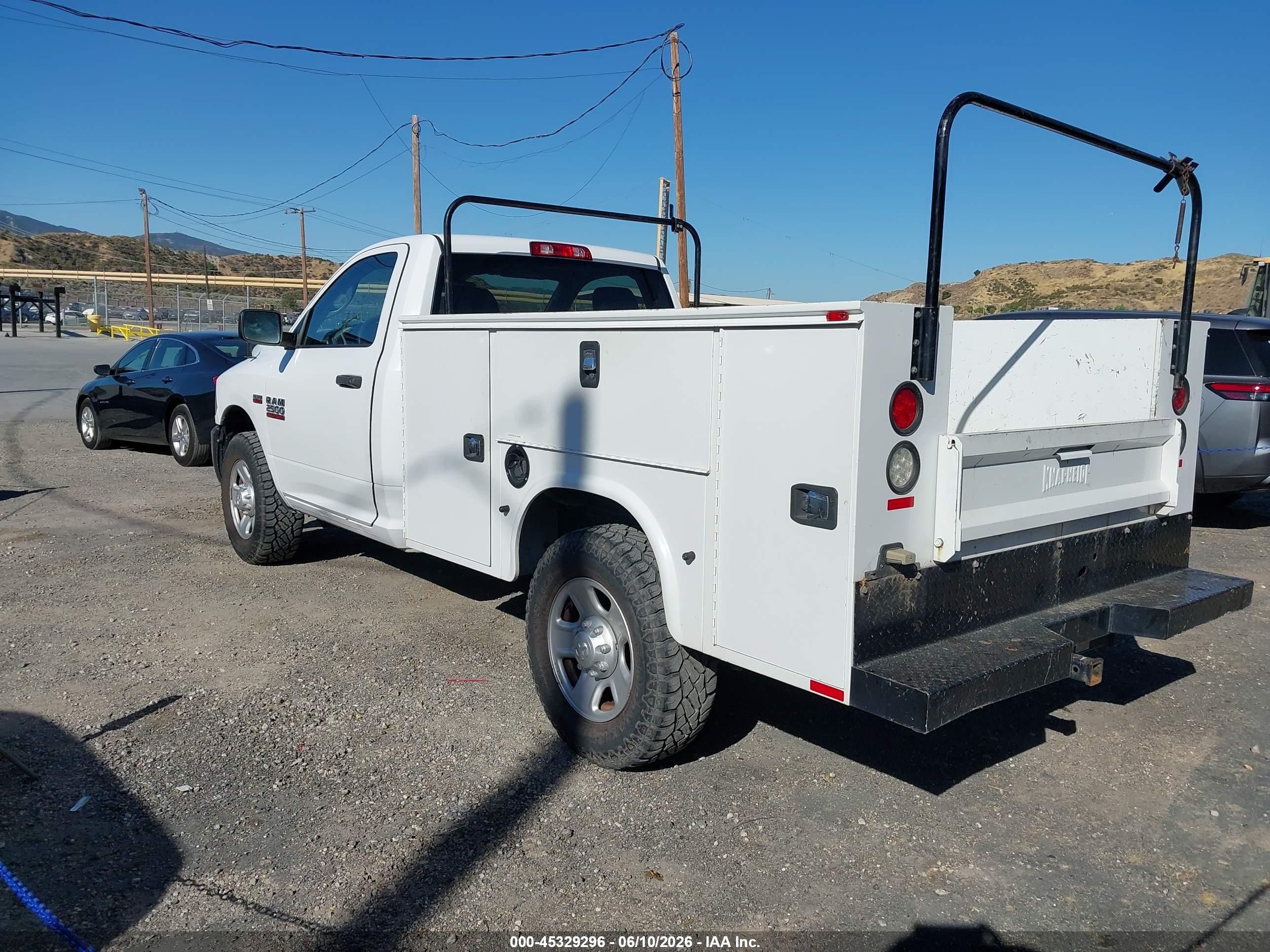 2015 Ram 2500 Tradesman White vin: 3C7WR4AT1FG704828