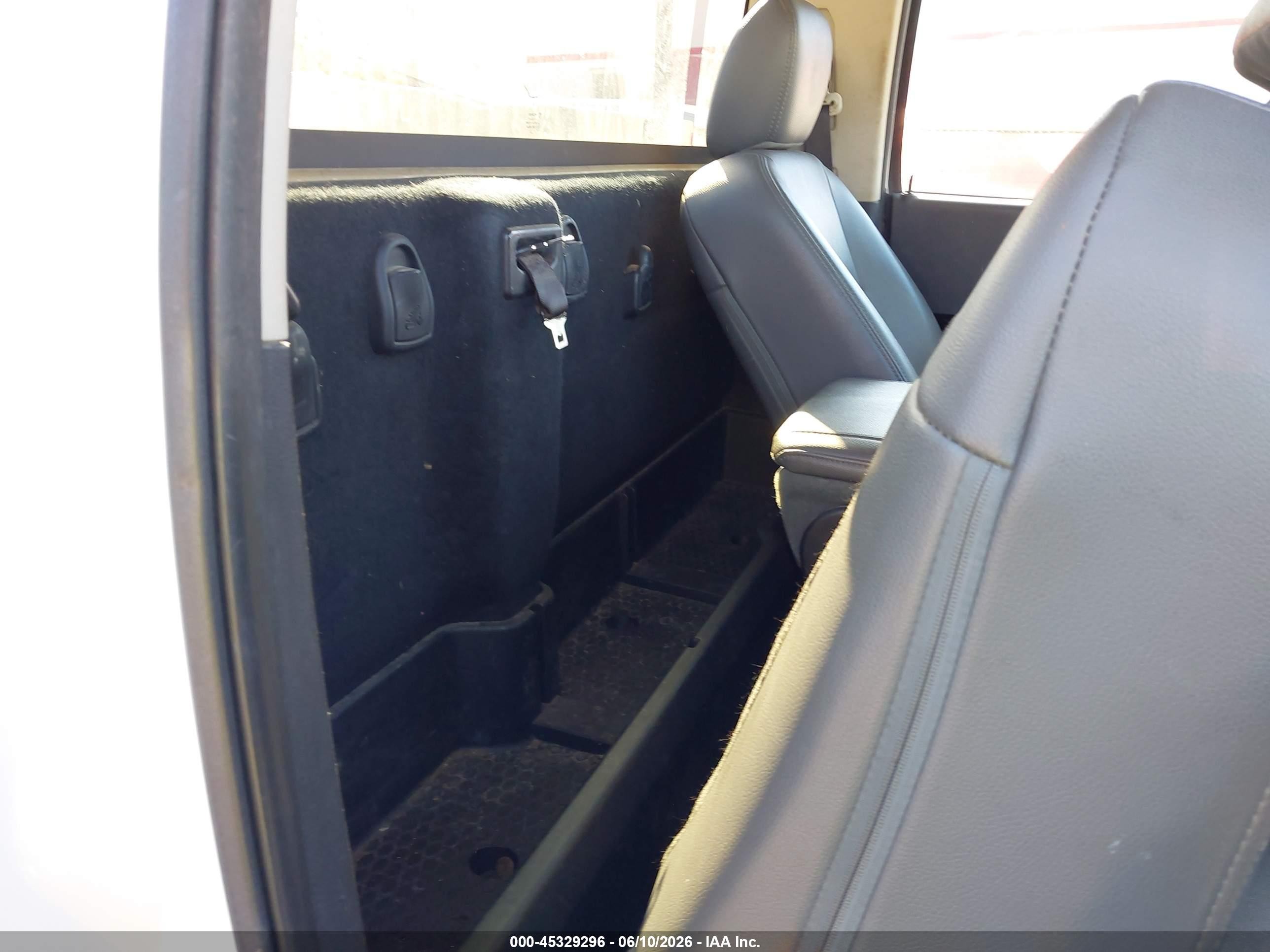 2015 Ram 2500 Tradesman White vin: 3C7WR4AT1FG704828