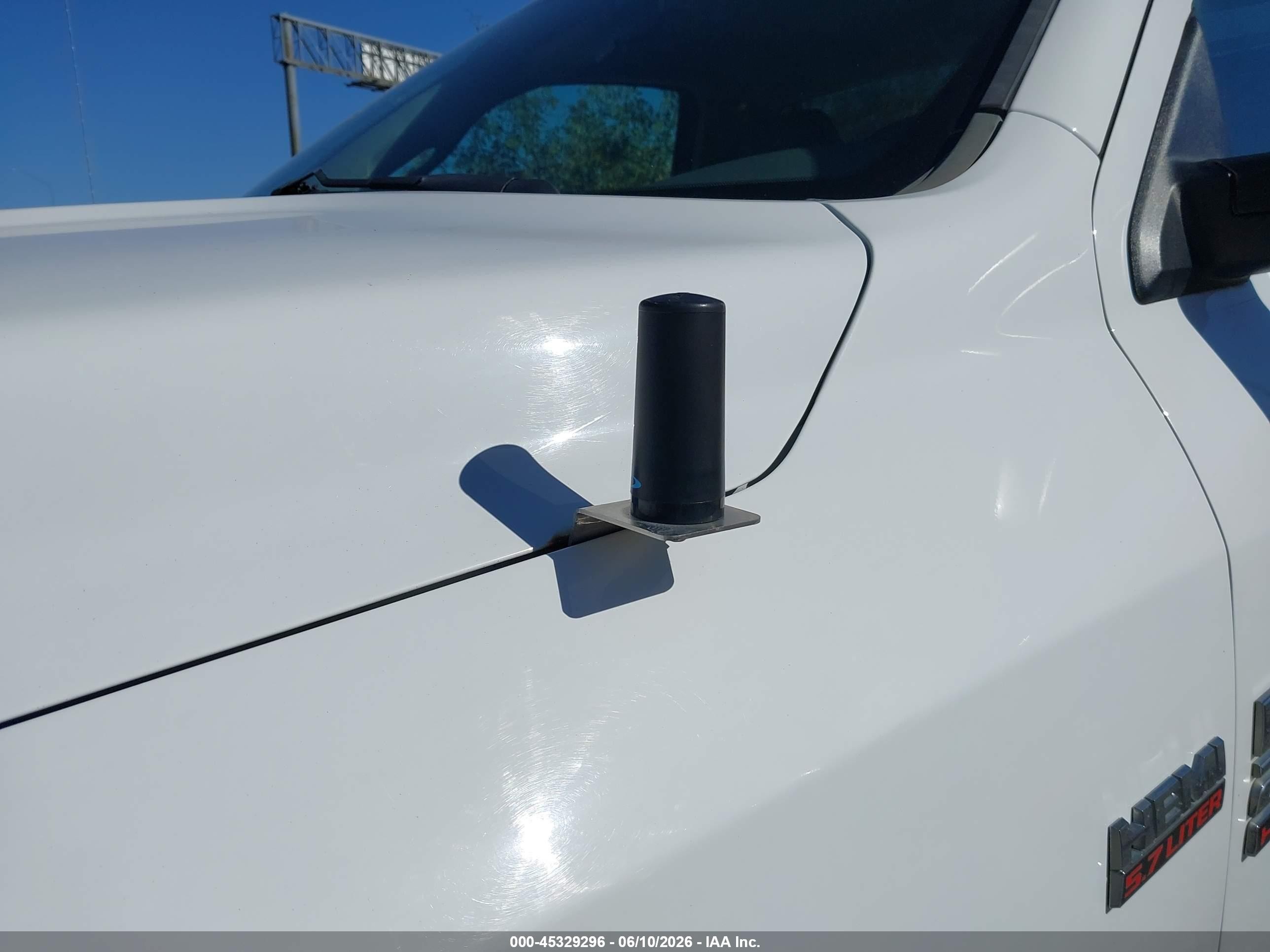 2015 Ram 2500 Tradesman White vin: 3C7WR4AT1FG704828