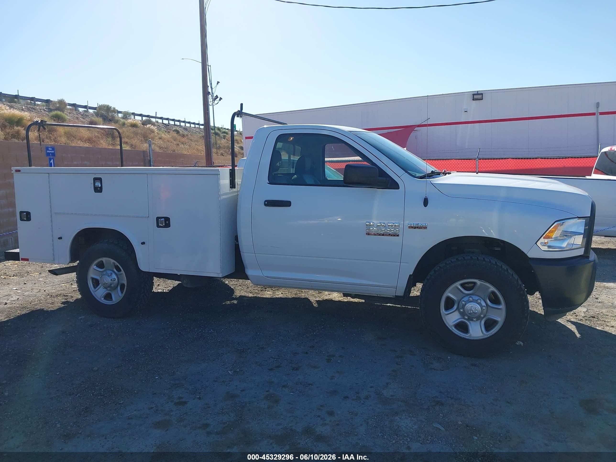 2015 Ram 2500 Tradesman White vin: 3C7WR4AT1FG704828