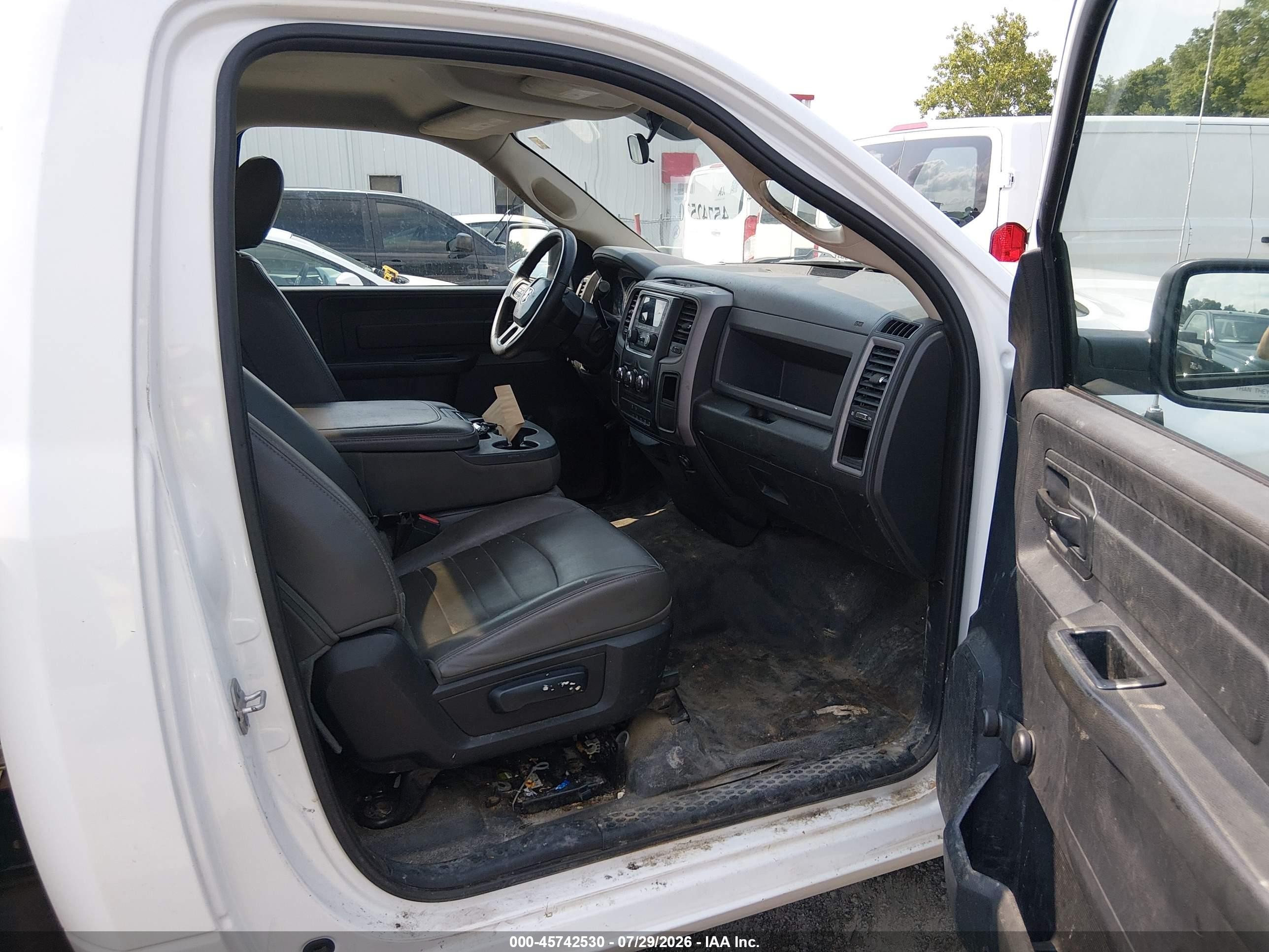 2015 Ram 2500 Tradesman White vin: 3C7WR4AT9FG704818
