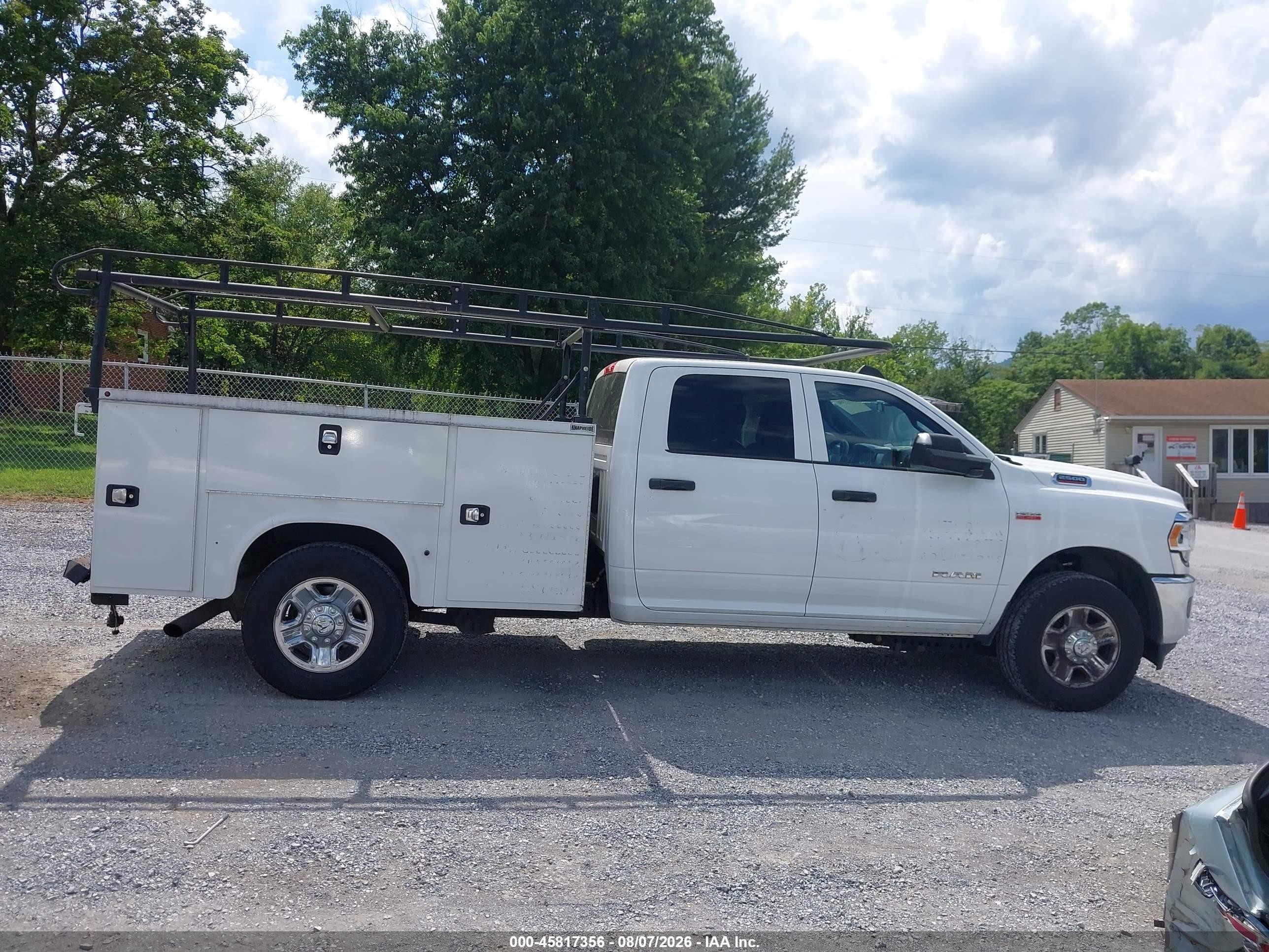 2022 Ram 2500 Tradesman  4x2 8' Box Белый vin: 3C7WR4HJ4NG142684