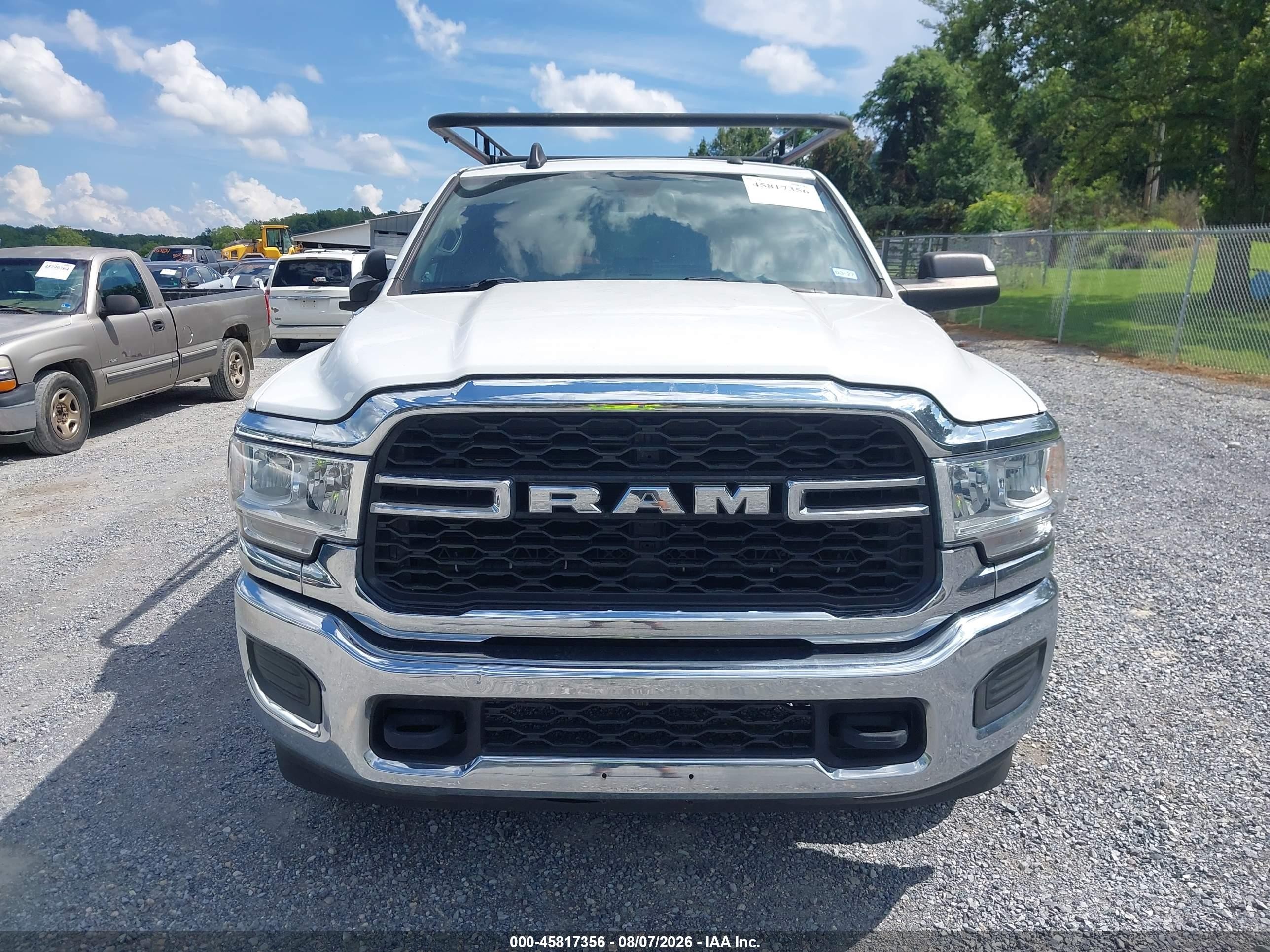 2022 Ram 2500 Tradesman  4x2 8' Box Белый vin: 3C7WR4HJ4NG142684
