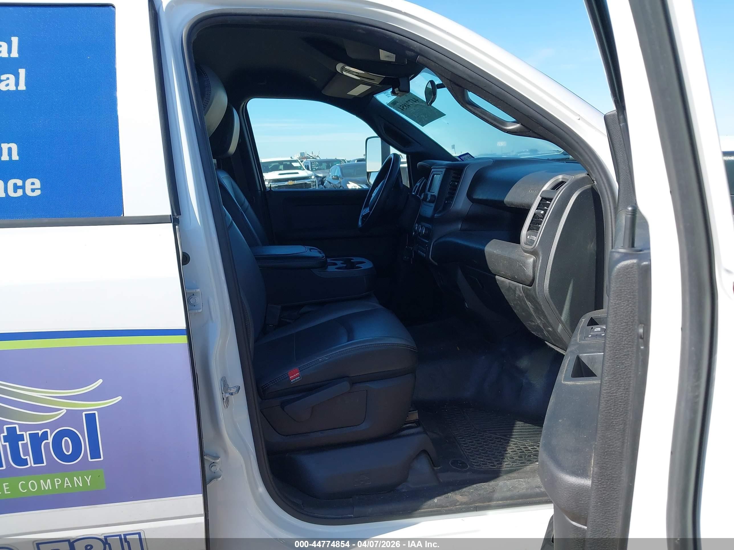 2022 Ram 2500 Tradesman  4x4 8' Box White vin: 3C7WR5HJ3NG198010