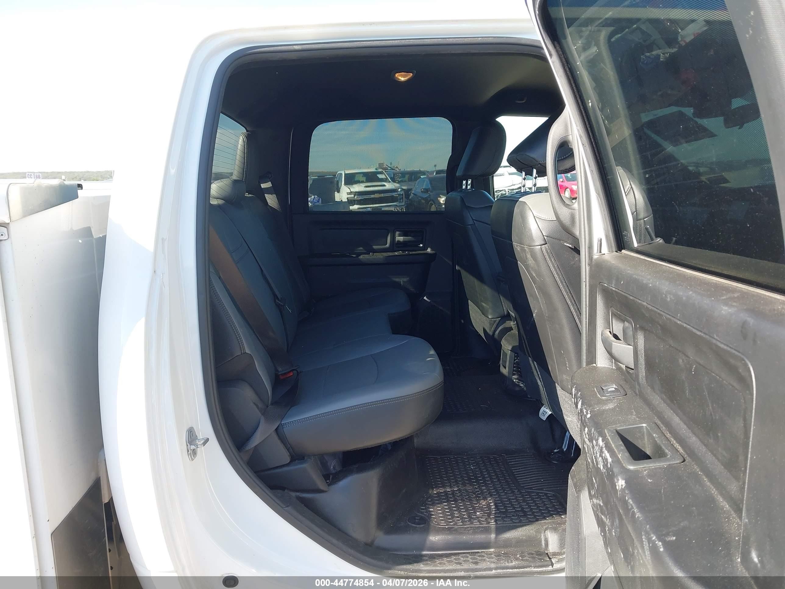 2022 Ram 2500 Tradesman  4x4 8' Box White vin: 3C7WR5HJ3NG198010