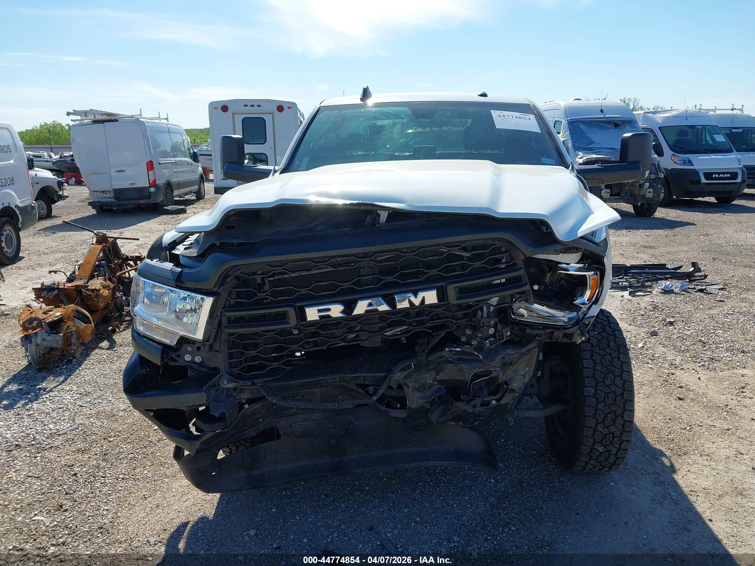 2022 Ram 2500 Tradesman  4x4 8' Box White vin: 3C7WR5HJ3NG198010