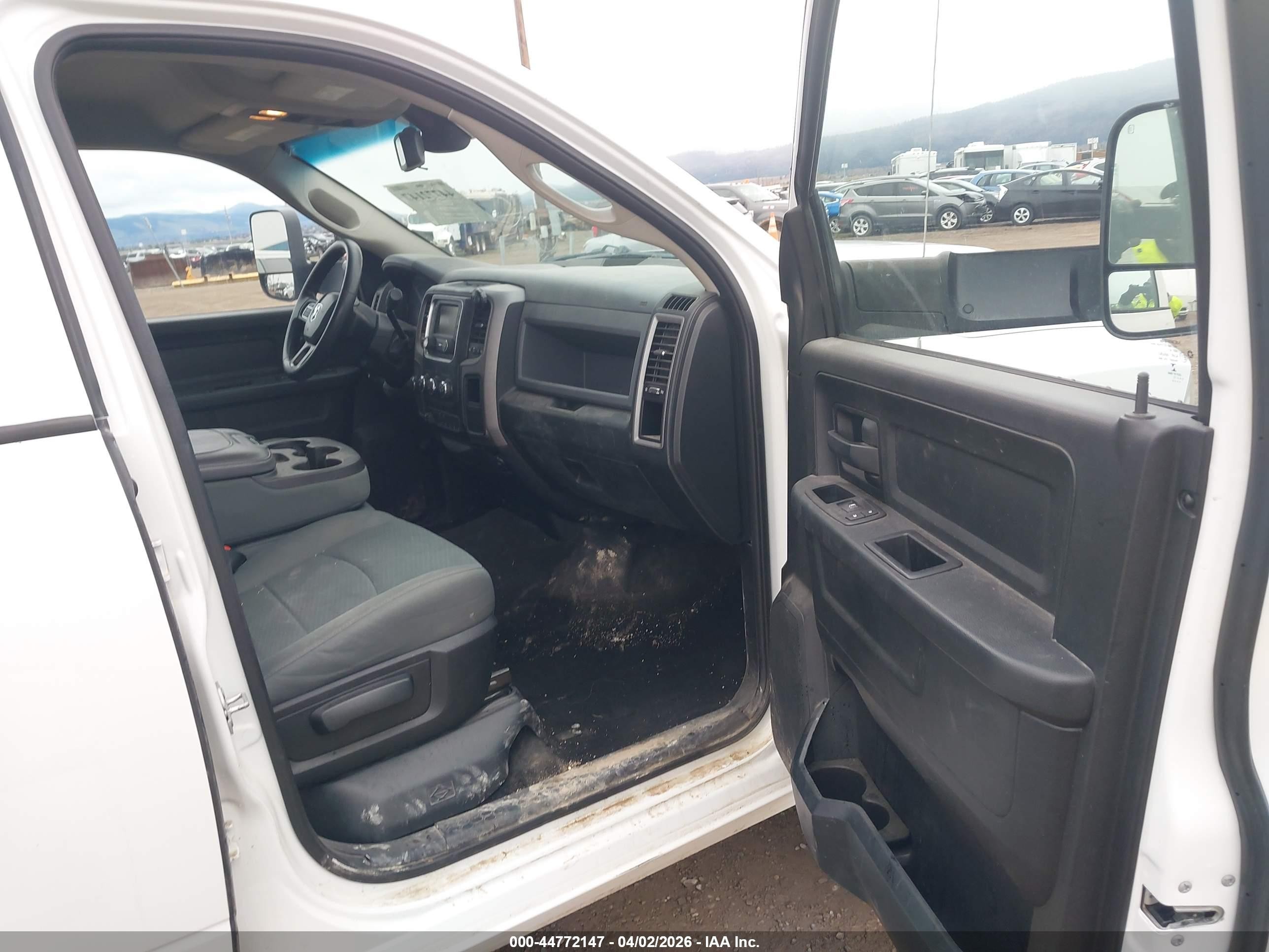 2015 Ram 2500 Tradesman White vin: 3C7WR5HT6FG659400