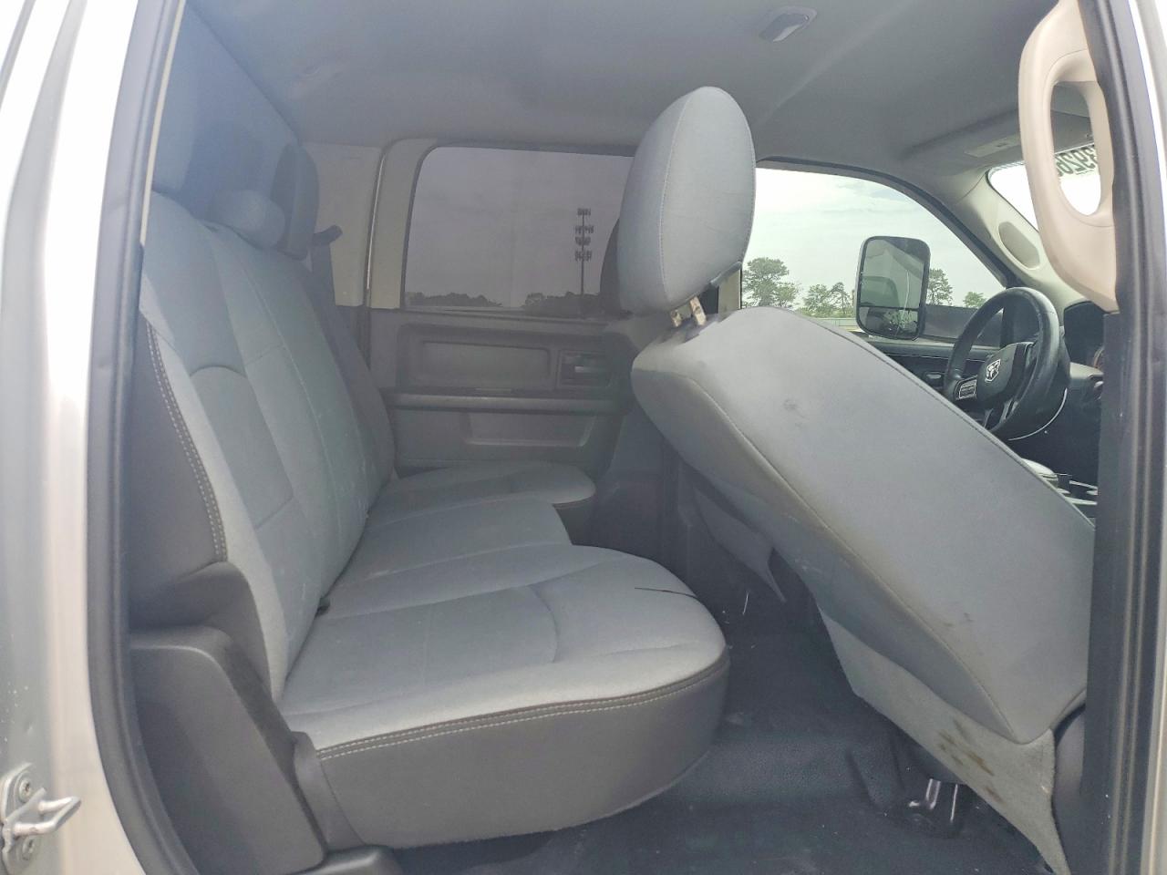 2015 Ram 3500 Silver vin: 3C7WRTCL9FG592898
