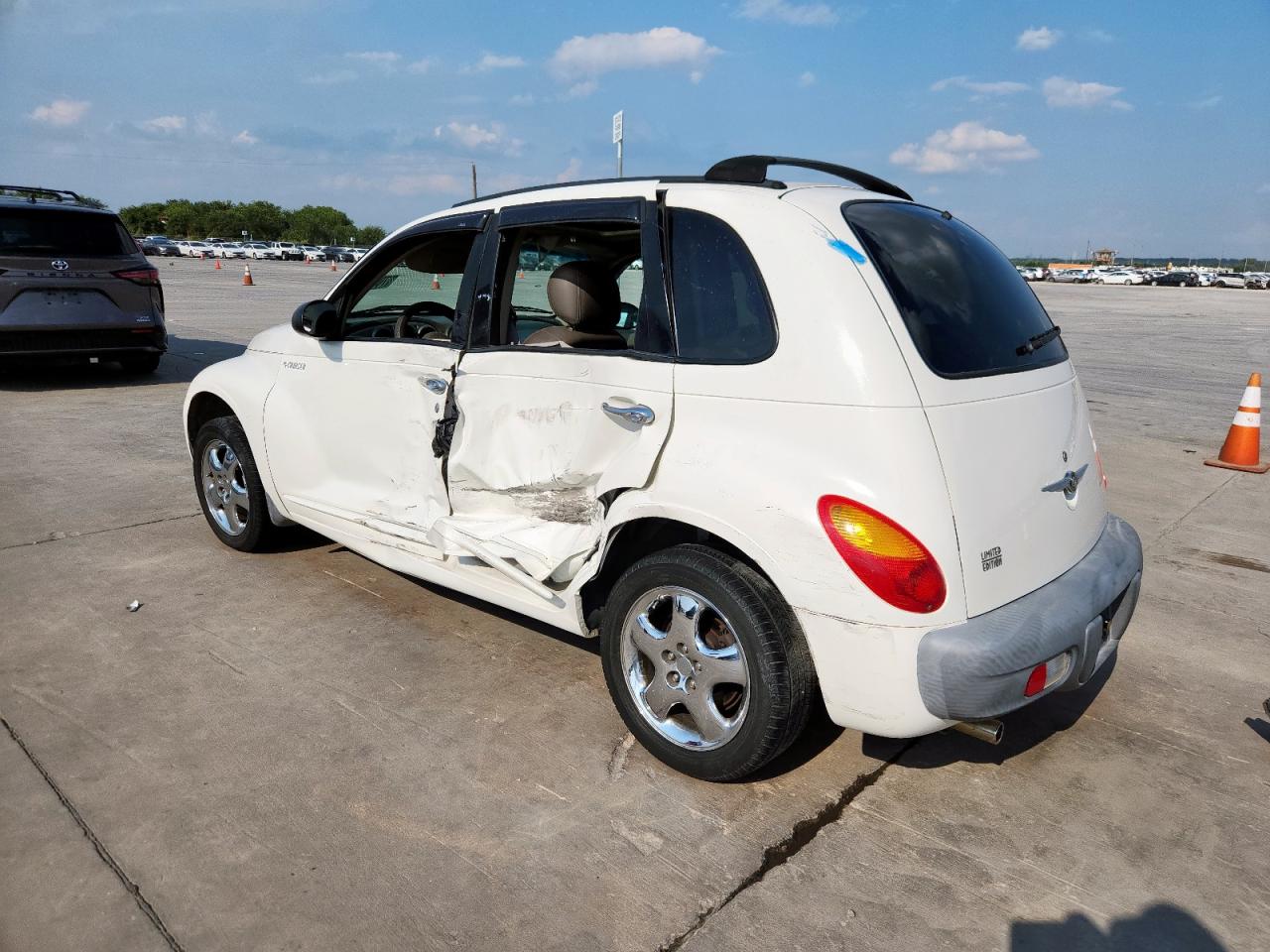 2001 Chrysler Pt Cruiser White vin: 3C8FY4BB61T692664