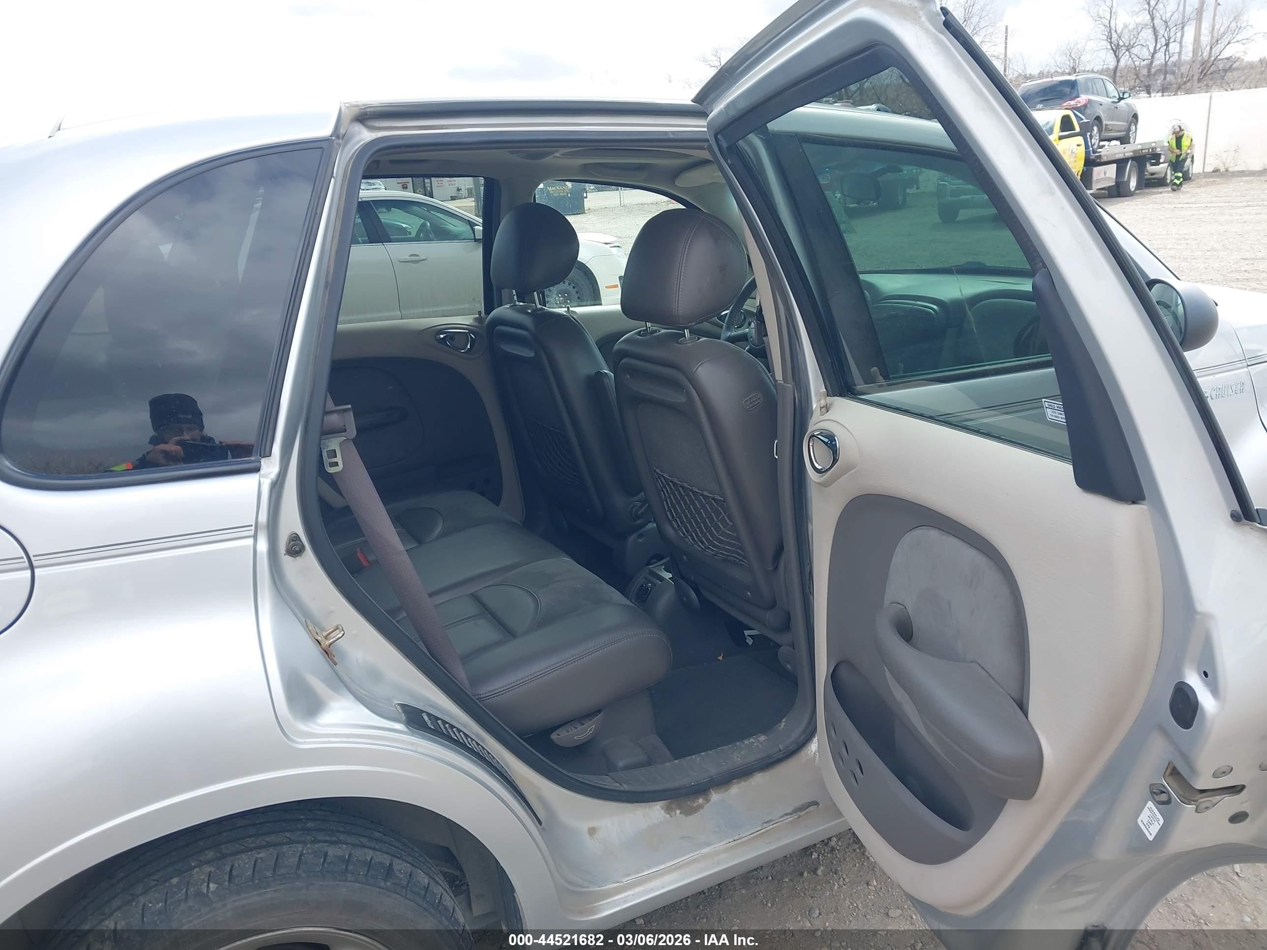 2001 Chrysler Pt Cruiser   Silver vin: 3C8FY4BB71T591732