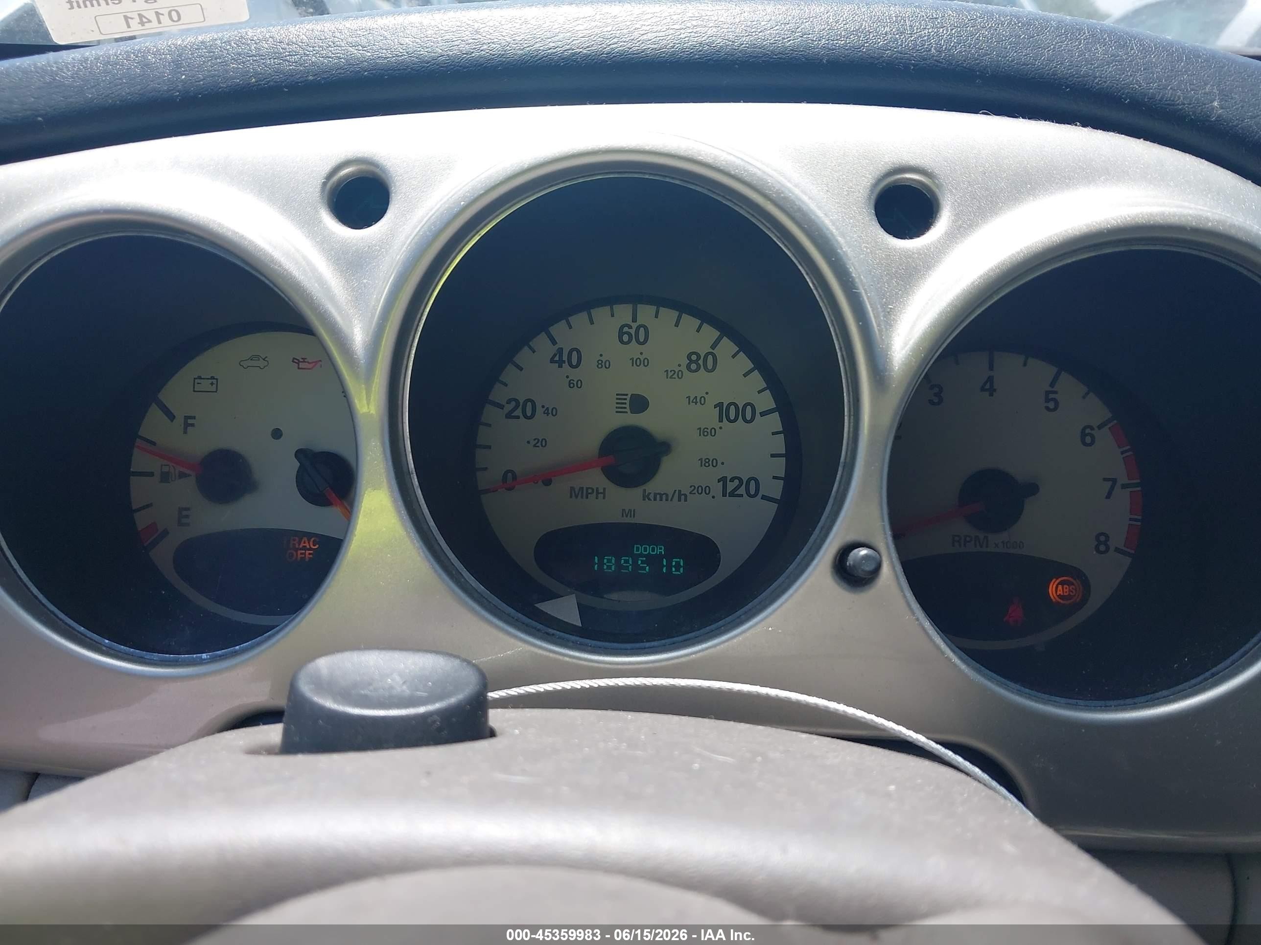 2001 Chrysler Pt Cruiser   Silver vin: 3C8FY4BBX1T584158