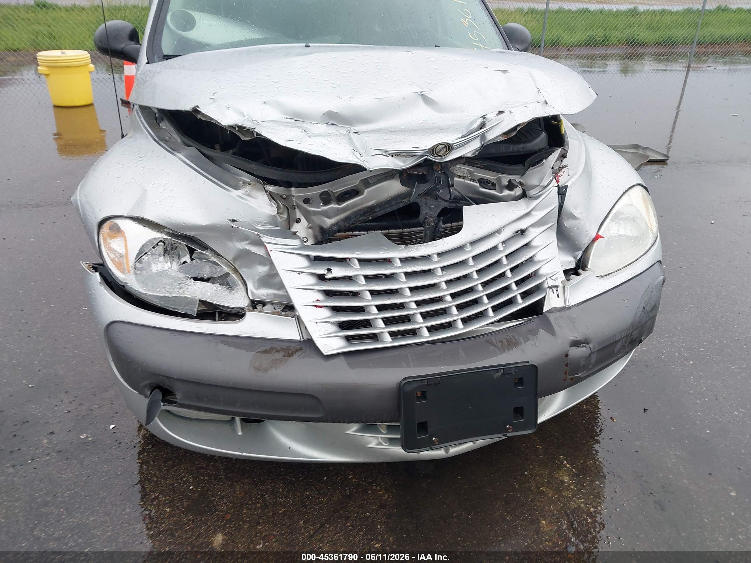 2002 Chrysler Pt Cruiser Limited Silver vin: 3C8FY68B82T358477