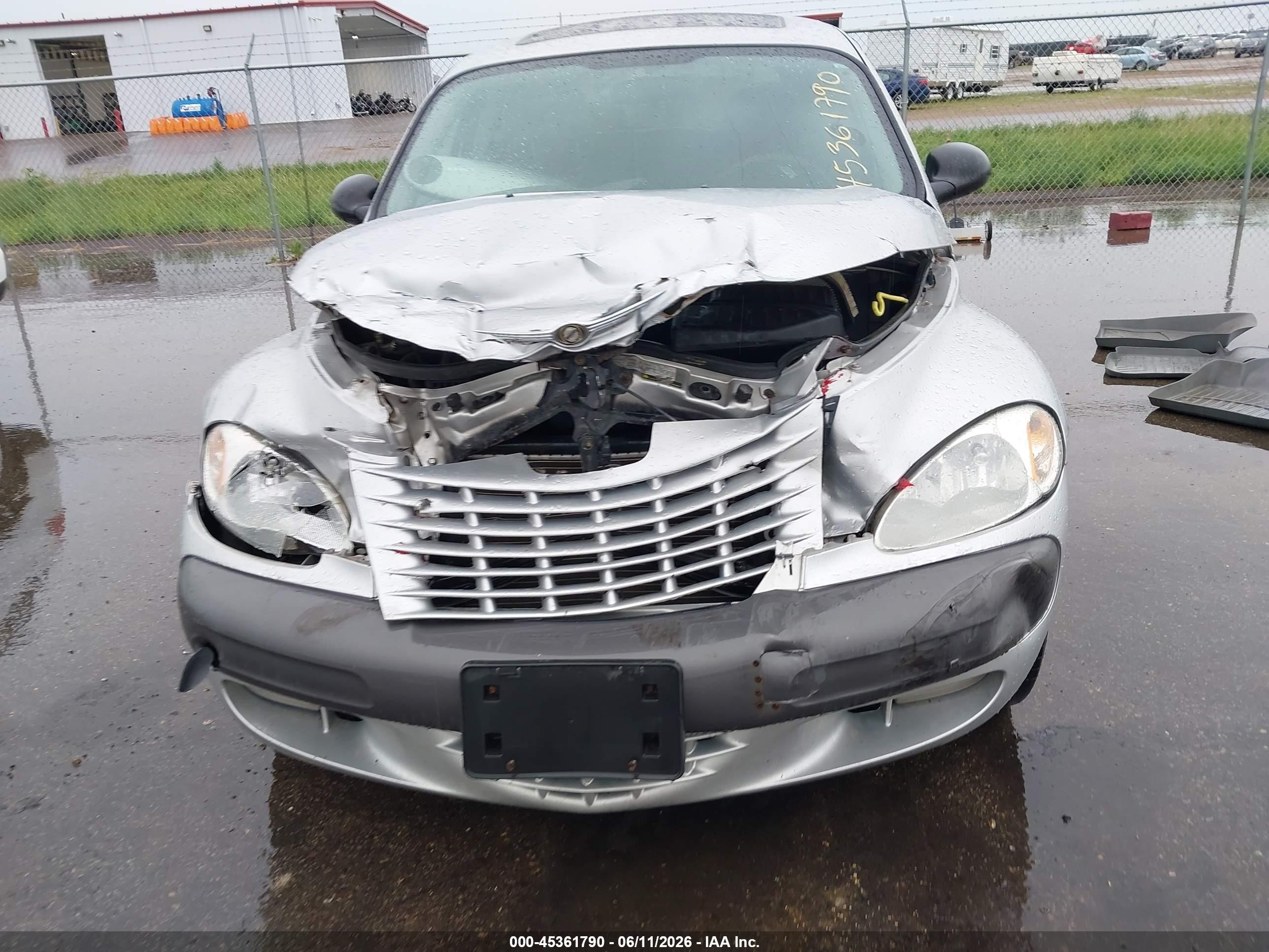 2002 Chrysler Pt Cruiser Limited Silver vin: 3C8FY68B82T358477
