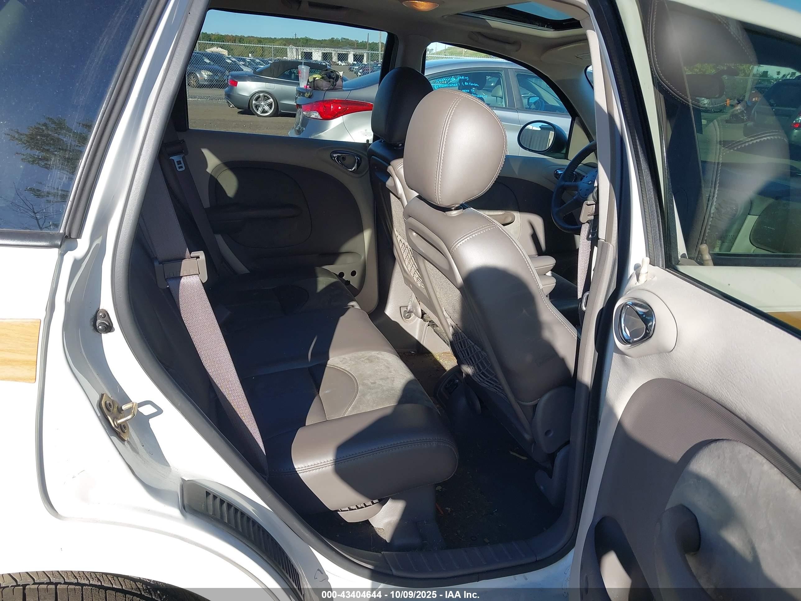 2002 Chrysler Pt Cruiser Limited White vin: 3C8FY68BX2T388595