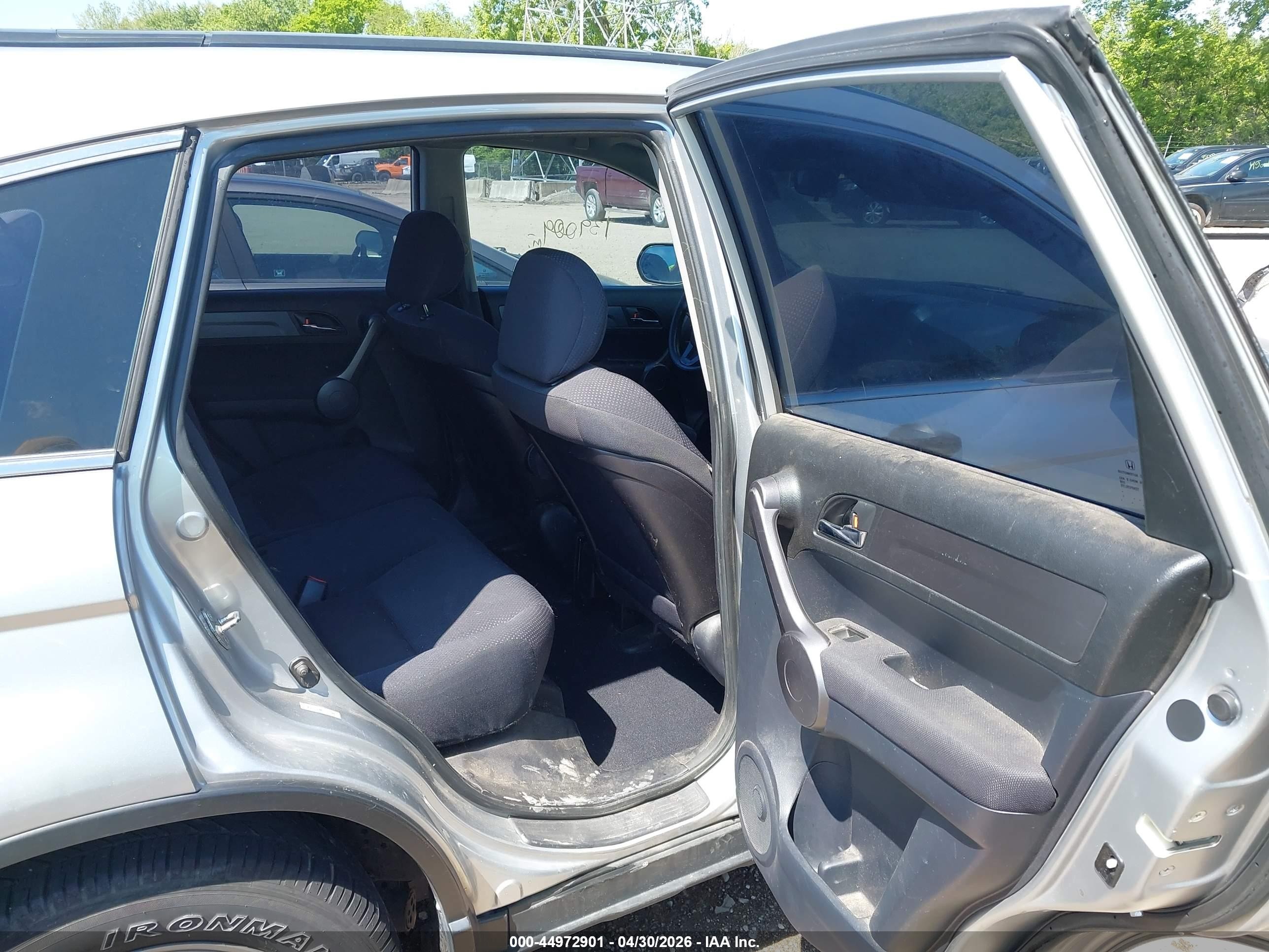 2009 Honda Cr-v Lx Silver vin: 3CZRE383X9G701933