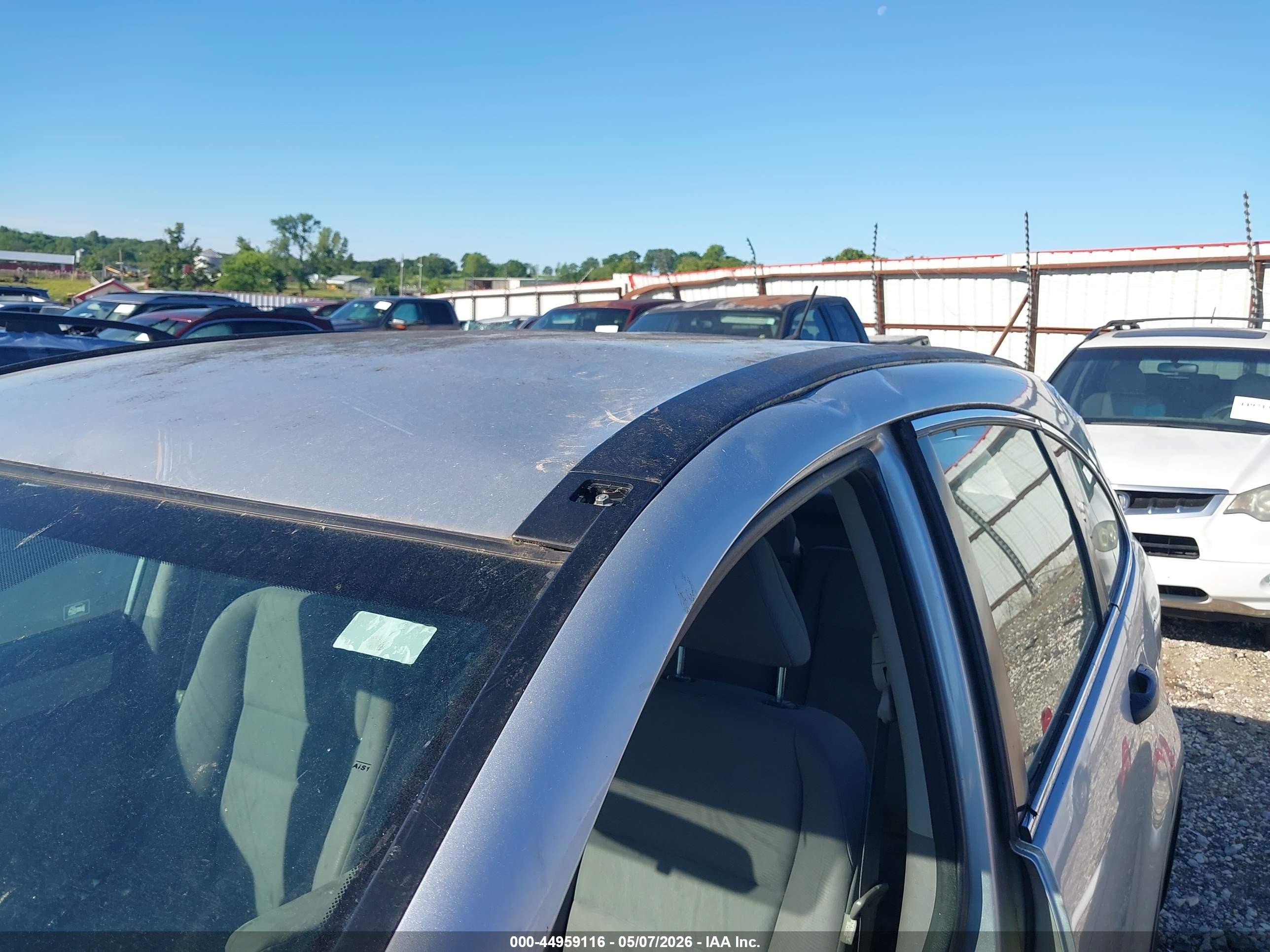 2010 Honda Cr-v Lx Silver vin: 3CZRE3H39AG700843